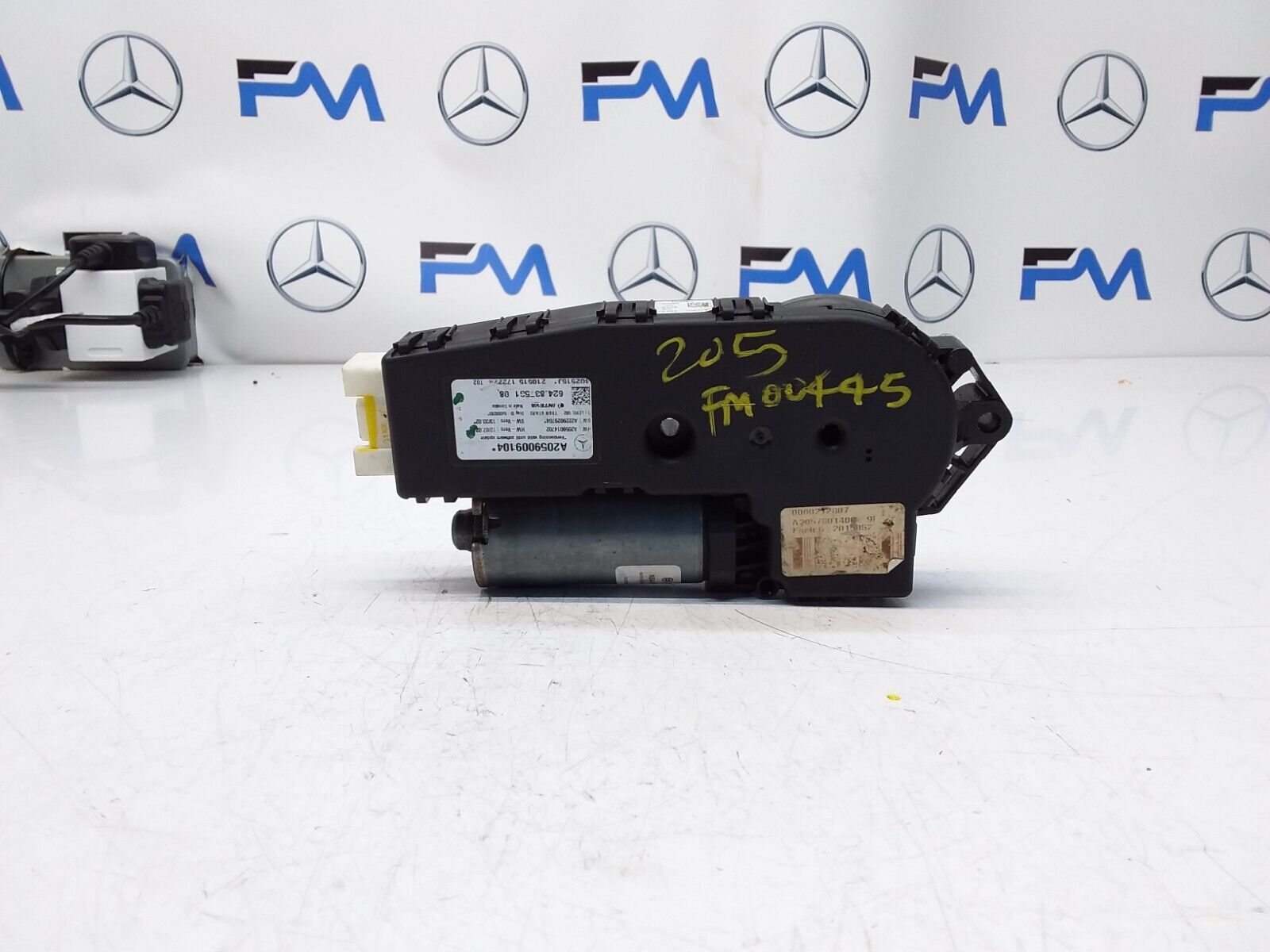 Mercedes C-CLASS W205 Sunroof Motor Regulator  A2059009104 FM00445