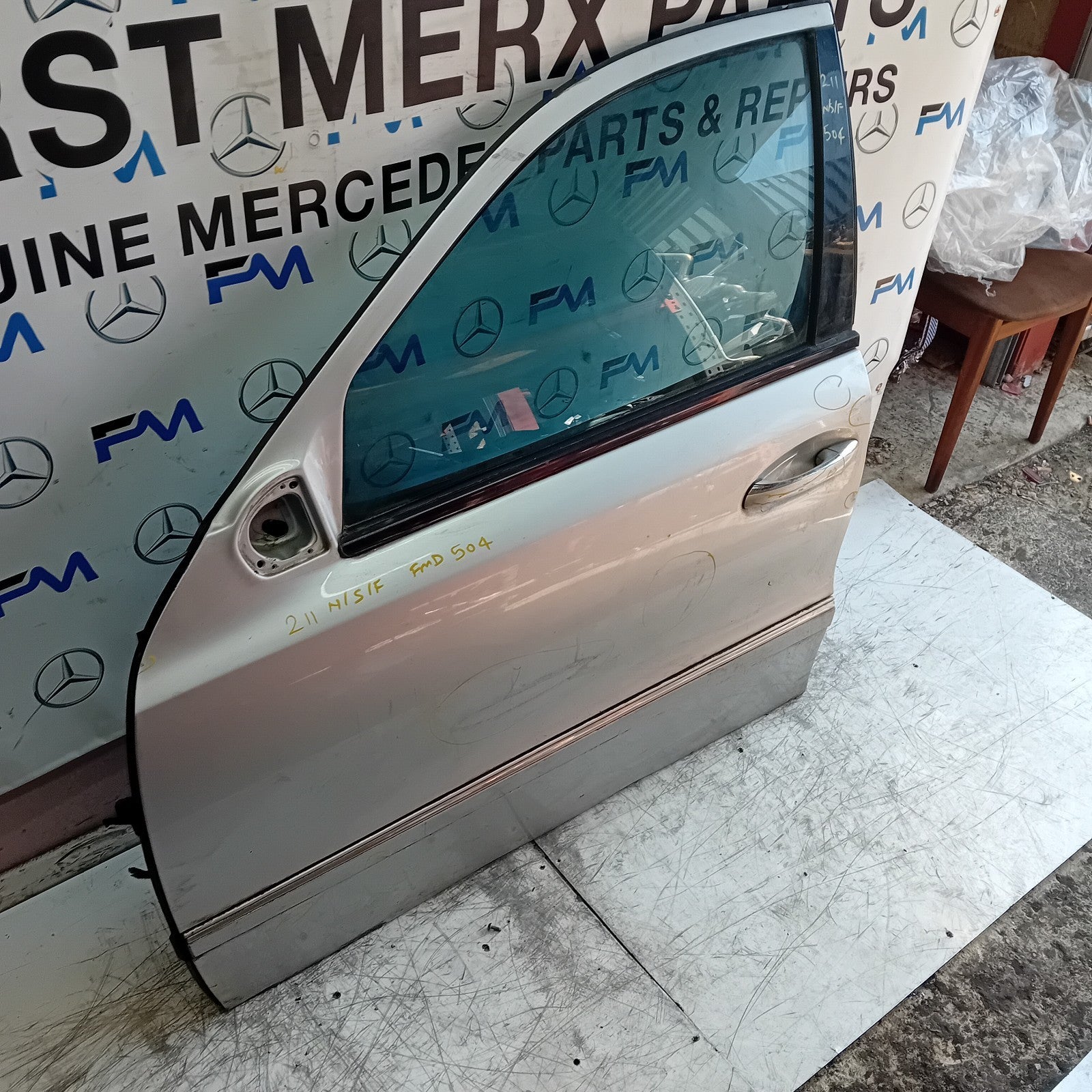 MERCEDES E-CLASS W211 PASSENGER FRONT DOOR NSF 2009 SILVER FMD504