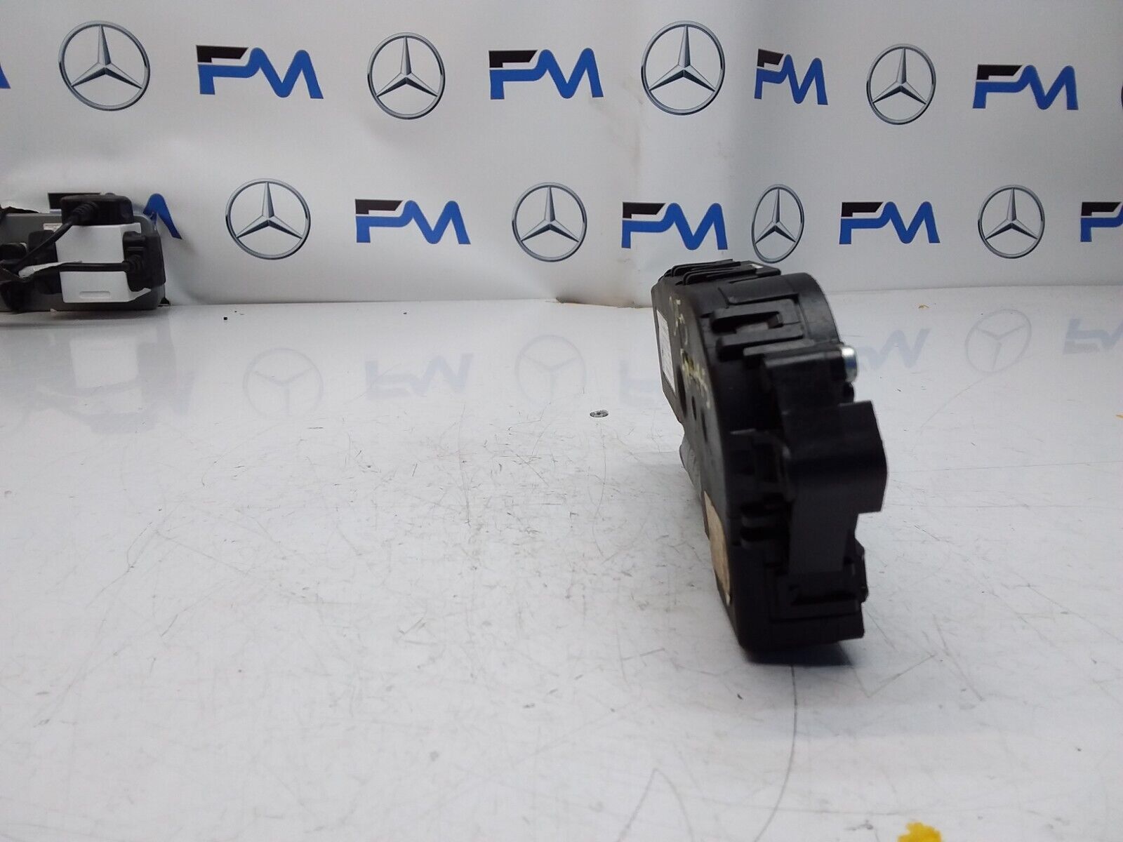 Mercedes C-CLASS W205 Sunroof Motor Regulator  A2059009104 FM00445