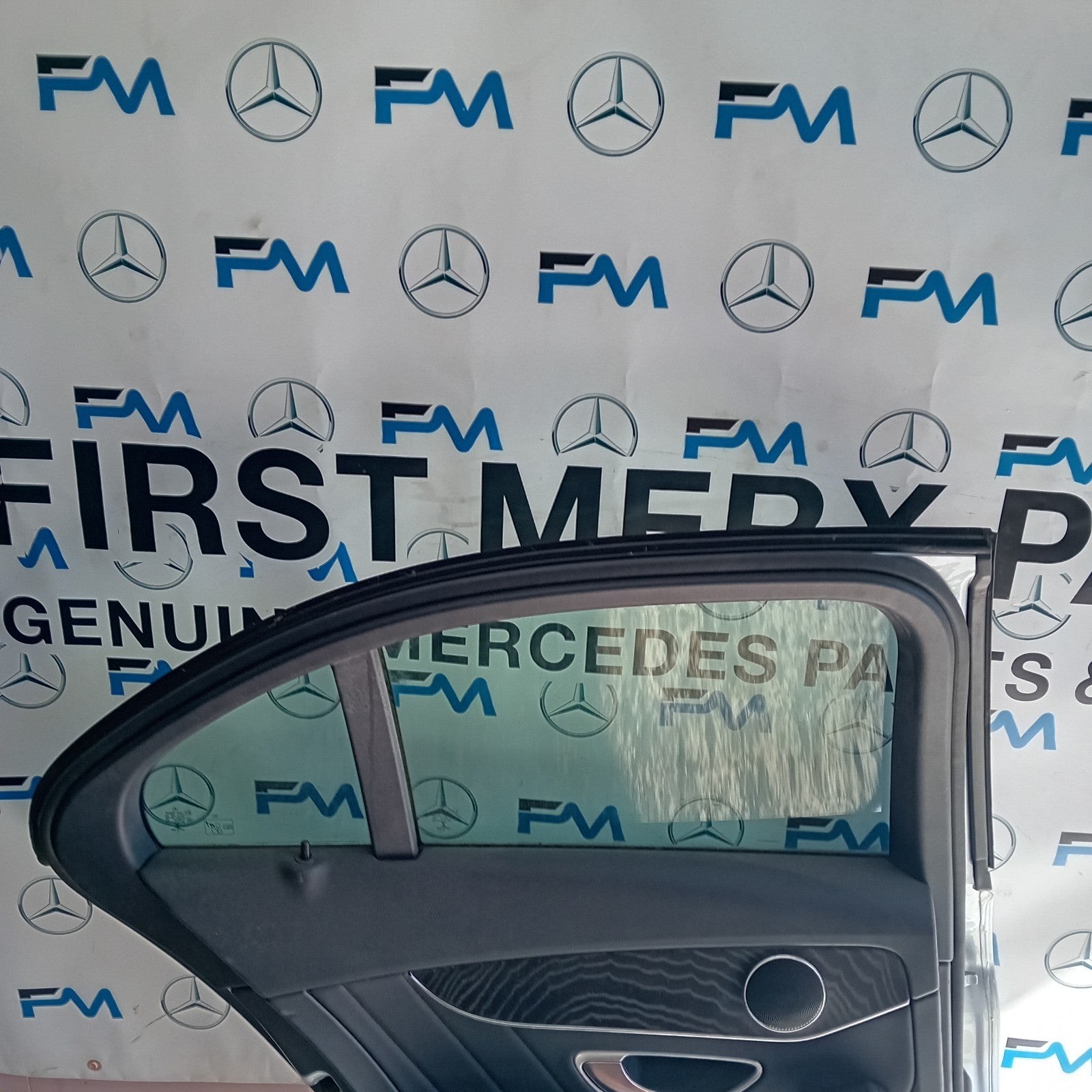 MERCEDES C-CLASS W205 COP PASSENGER REAR DOOR N/S/R SILV 2014 ON COMPLETE FMD169