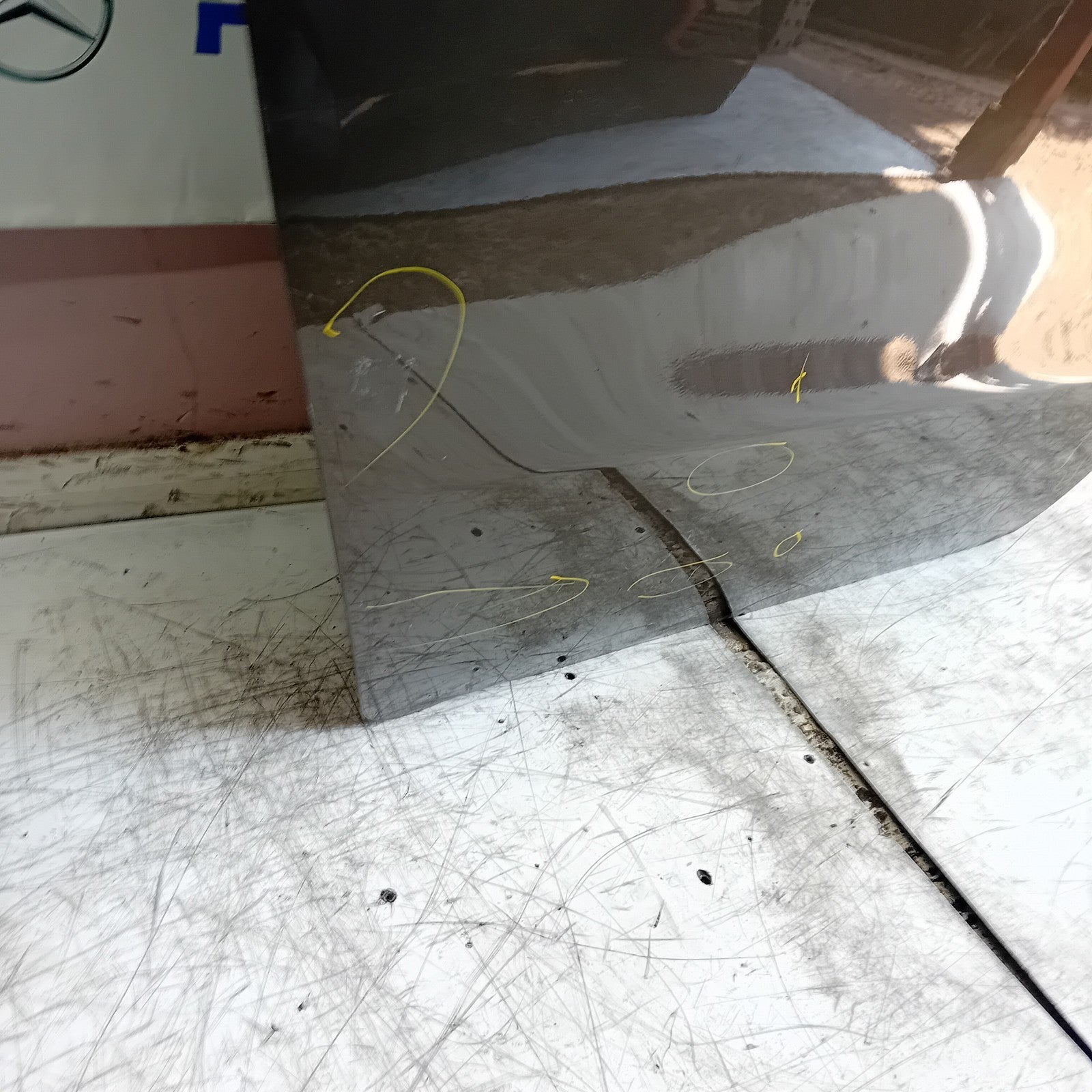 MERCEDES BENZ X-CLASS W470 DRIVER REAR DOOR OSR BROWN COMPLETE FMD356