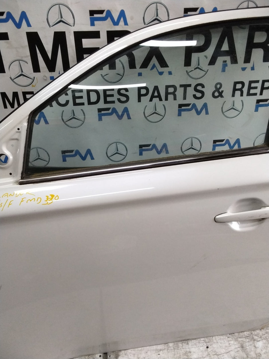 MITSUBISHI OUTLANDER MK3 PASSENGER FRONT DOOR NSF WHITE 2013 COMPLETE FMD330