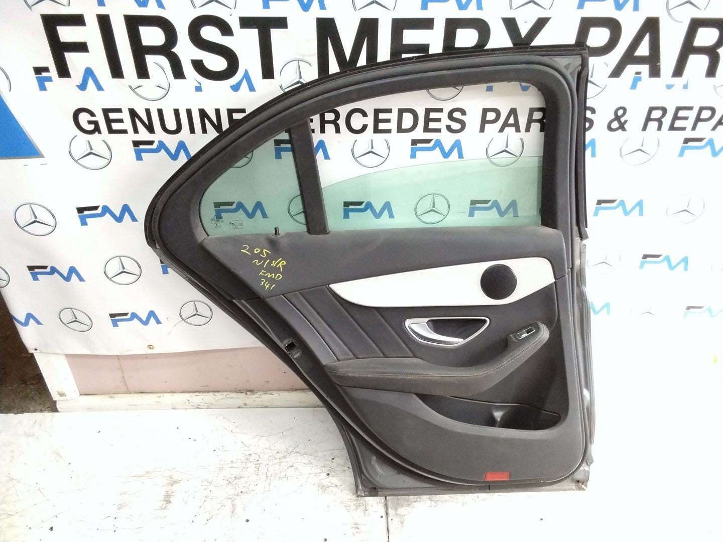 MERCEDES C-CLASS W205 SLN PASSENGER REAR DOOR NSR GREY 2014 ON COMPLETE FMD341