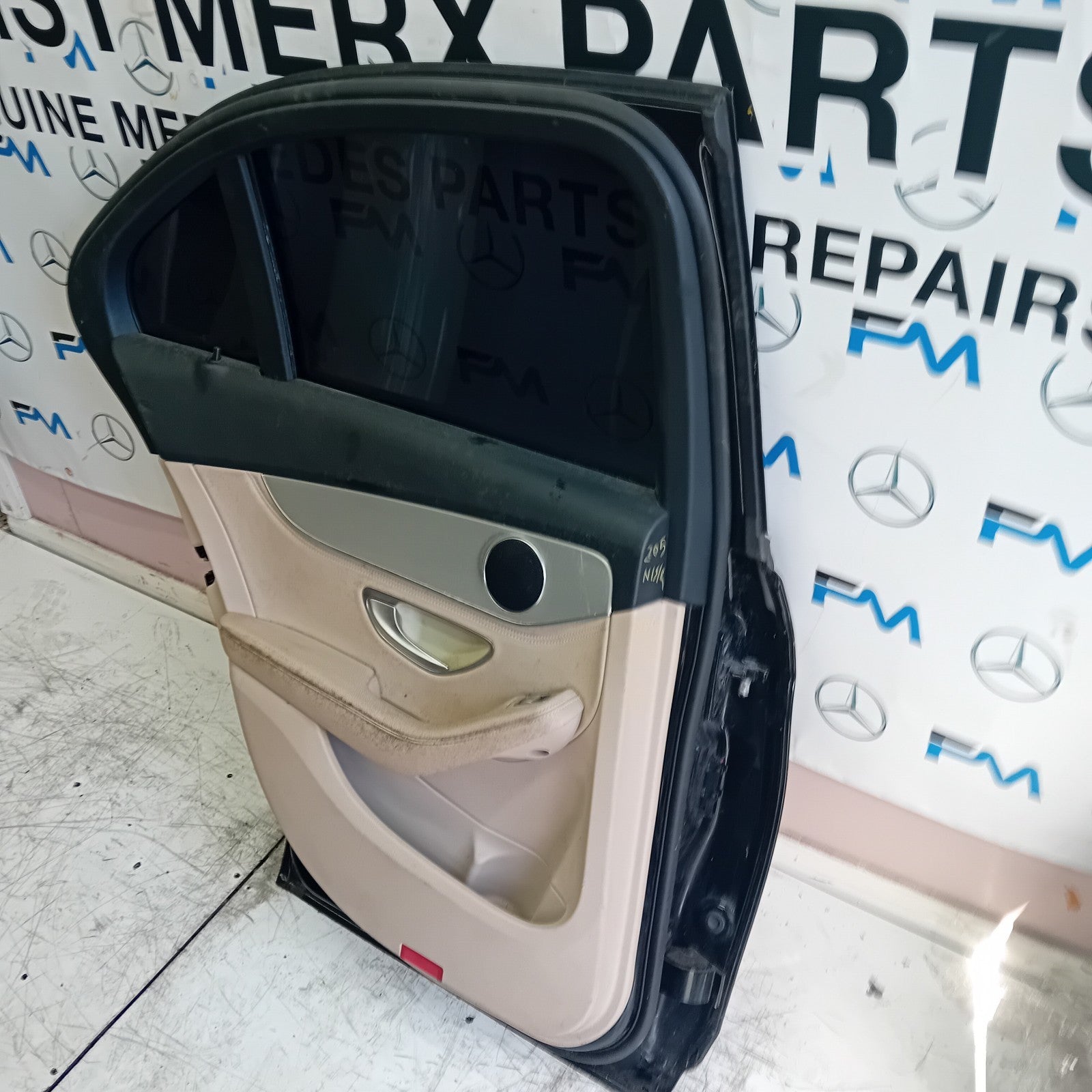 MERDEDES C- CLASS W205 PASSENGER SIDE REAR DOOR NSR BLAC 2014 ON COMPLETE FMD180