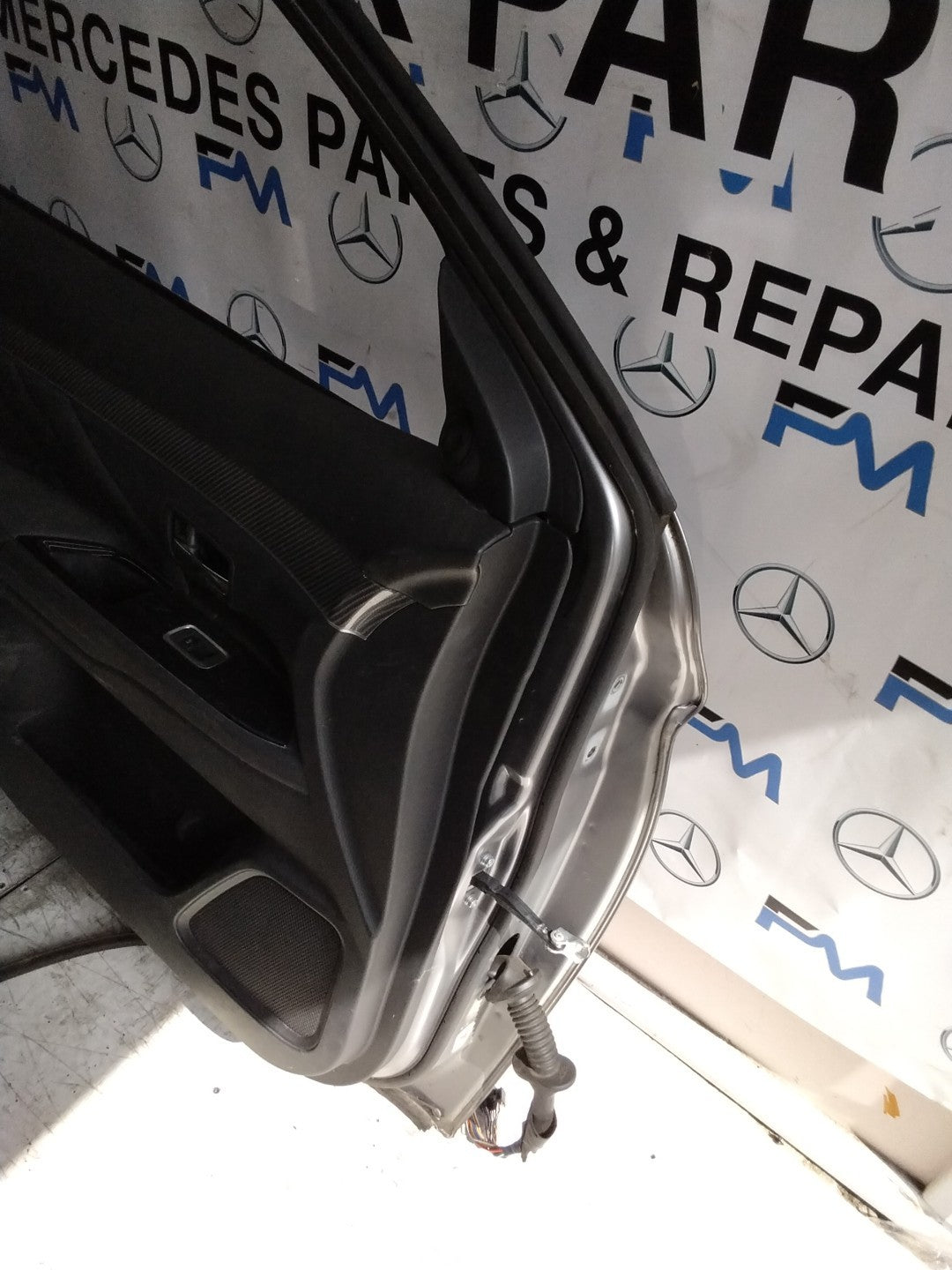 MITSUBISHI OUTLANDER MK3 PASSENGER FRONT DOOR NSF GREY ON COMPLETE FMD310