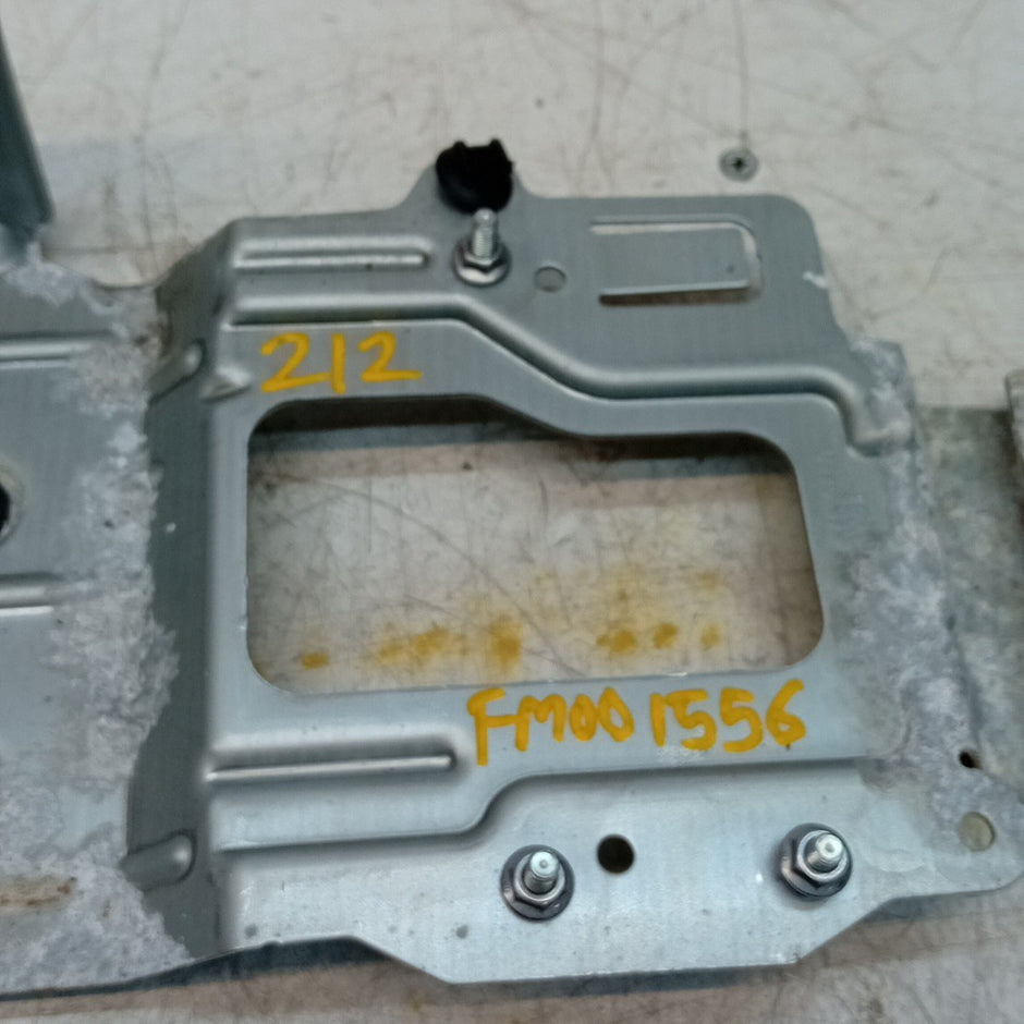 MERCEDES W205 GLC S C CLASS BRACKET ADBLUE CONTROL MODULE  A2125459440 FM001556