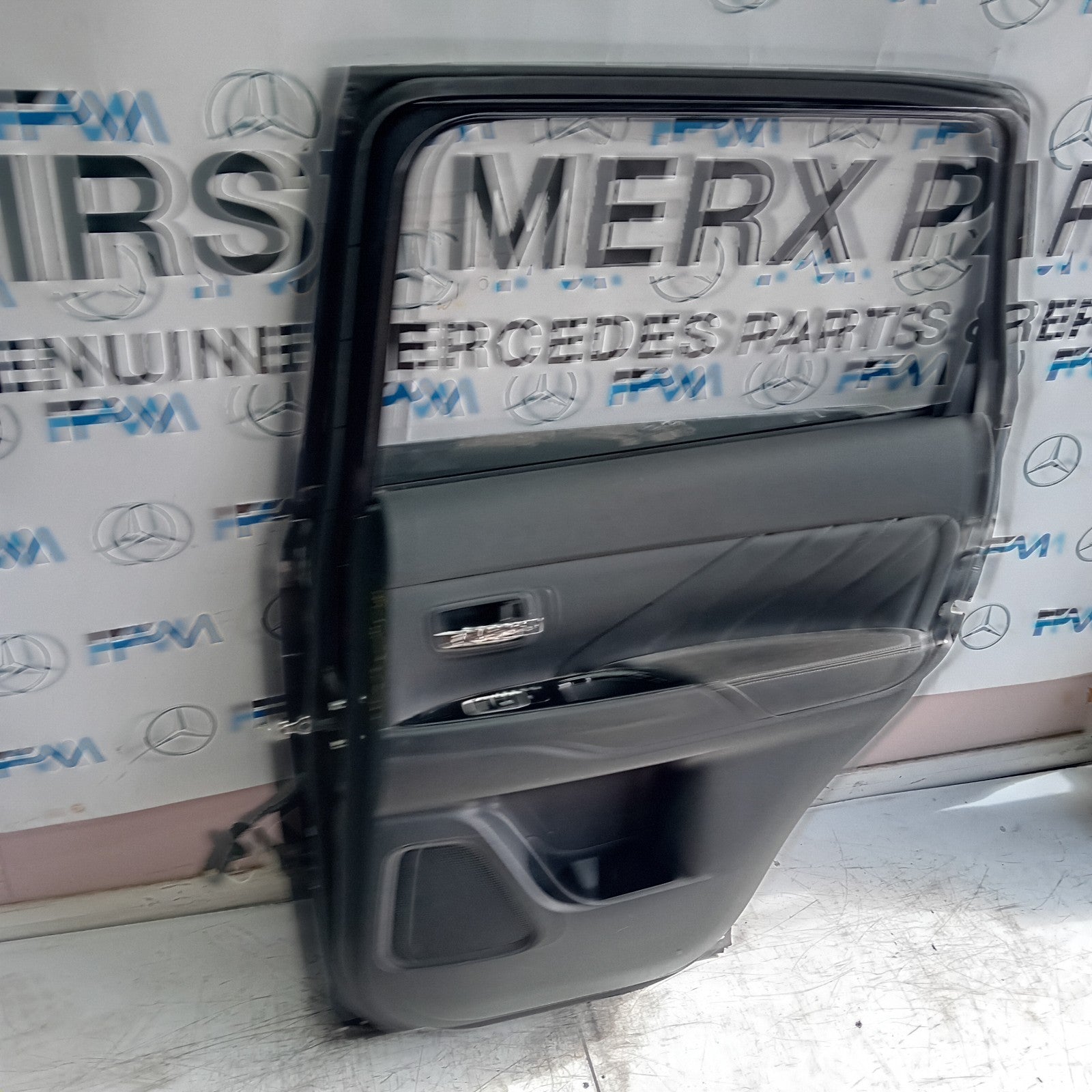 MITSUBISH OUTLANDER MK3 DRIVER SIDE REAR DOOR OSR BLACK 2013 COMPLETE FMD192