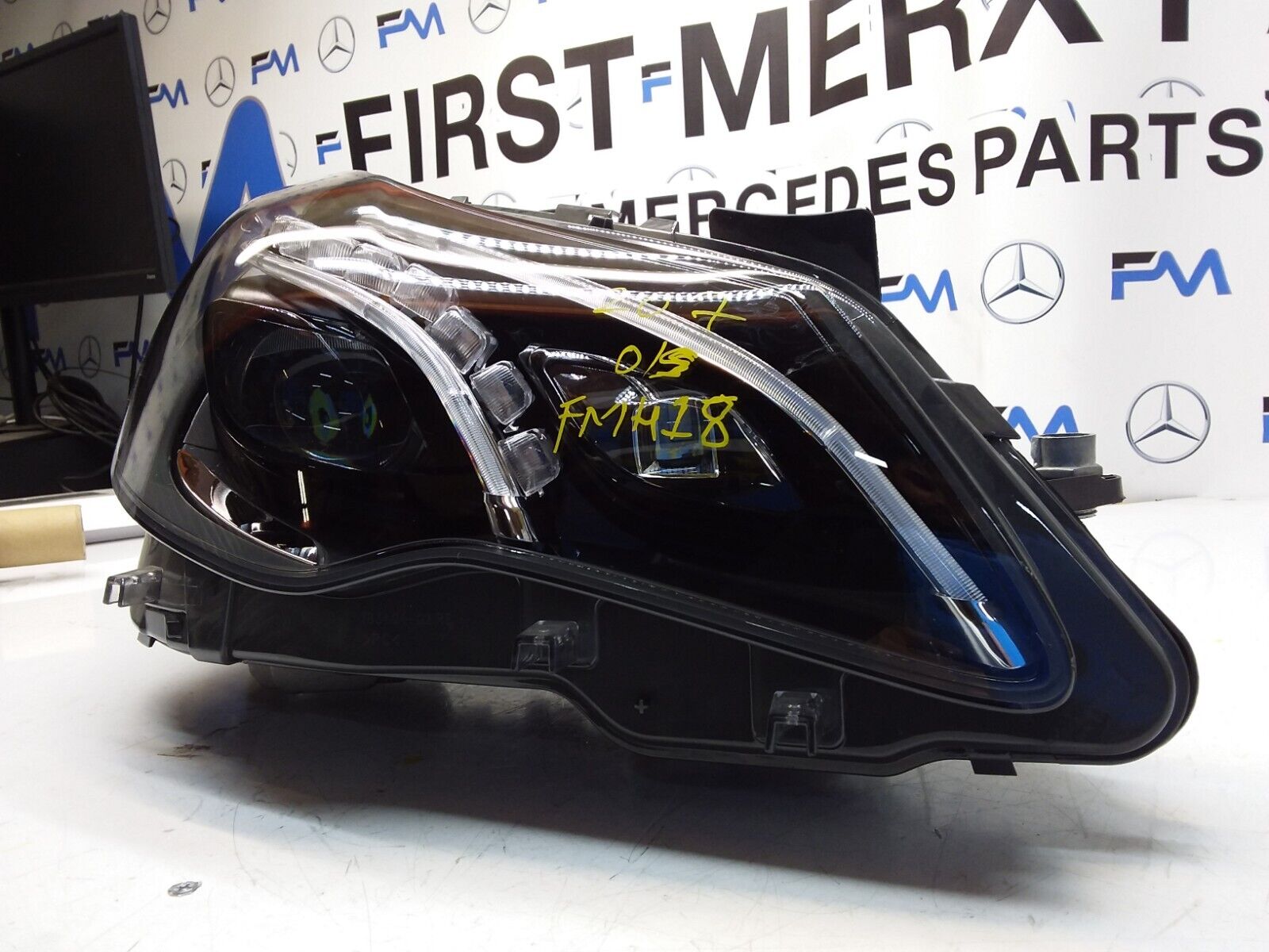 MERCEDES C CLASS W207 HEADLIGHT LED O/S COMPLETE FACELIFT  FMH18