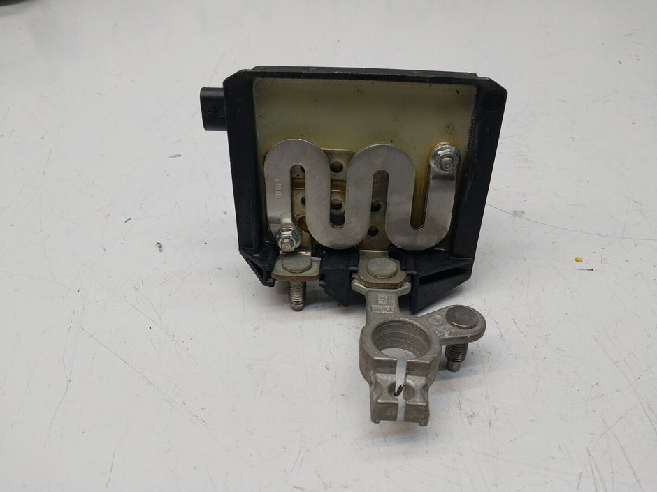 Mercedes W213 W205 W218 W238 W253 Negative Battery Tray Clamp A0009061505FM00255