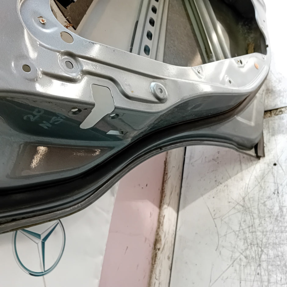 MEECEDS C-CLASS W204 PASSENGER REAR DOOR NSR GREY 2008-2014  FMD401