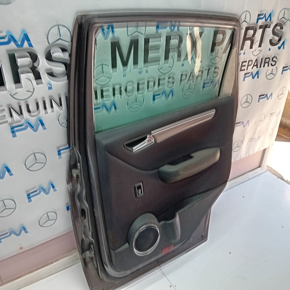 MERCEDES BENZ B-CLASS  W245  DRIVER SIDE REAR DOOR ( OFF SIDE REAR ) FM02