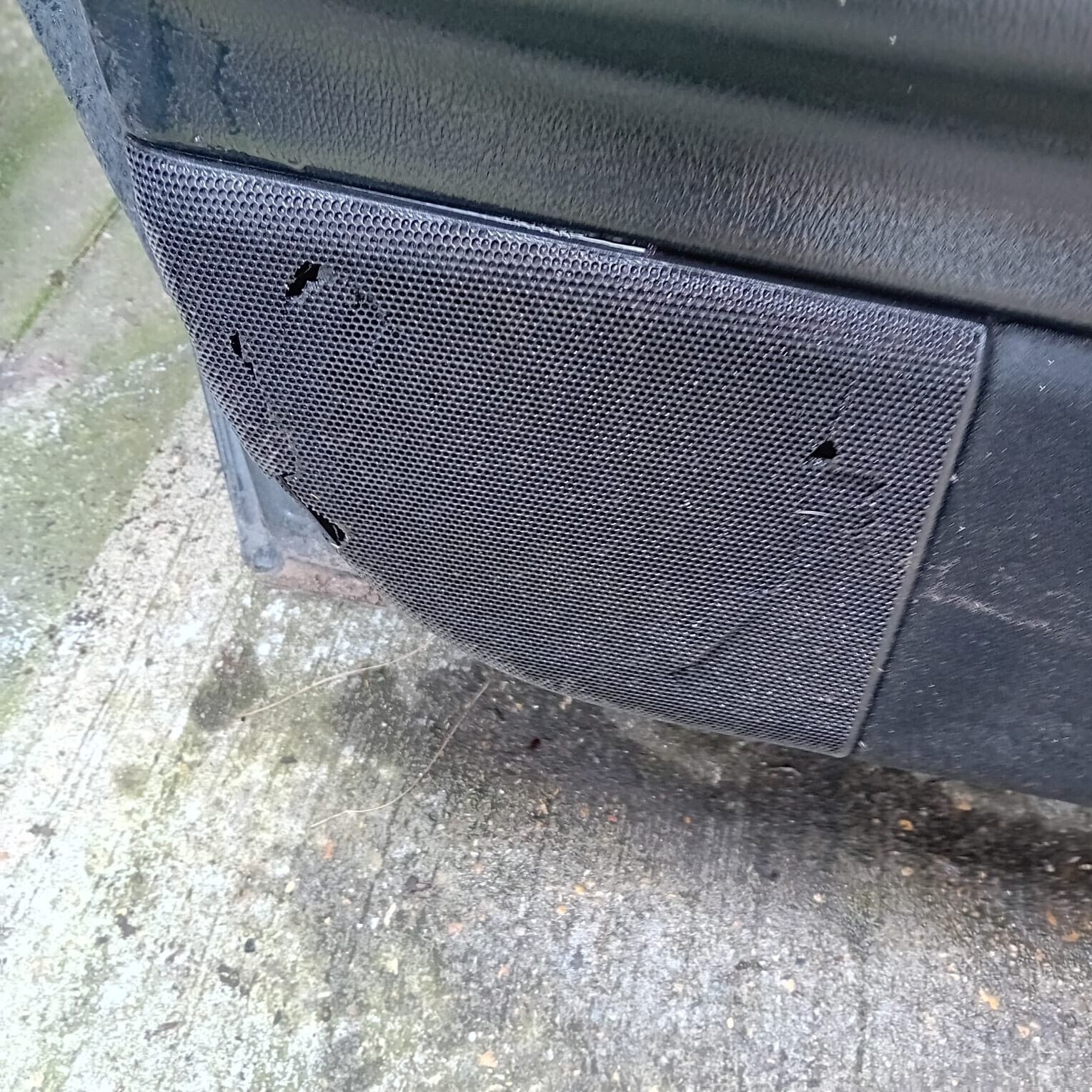MERCEDES BENZ CLC C-CLASS W203 PASSENGER SIDE FRONT DOOR ( NEAR SIDE FRONT )