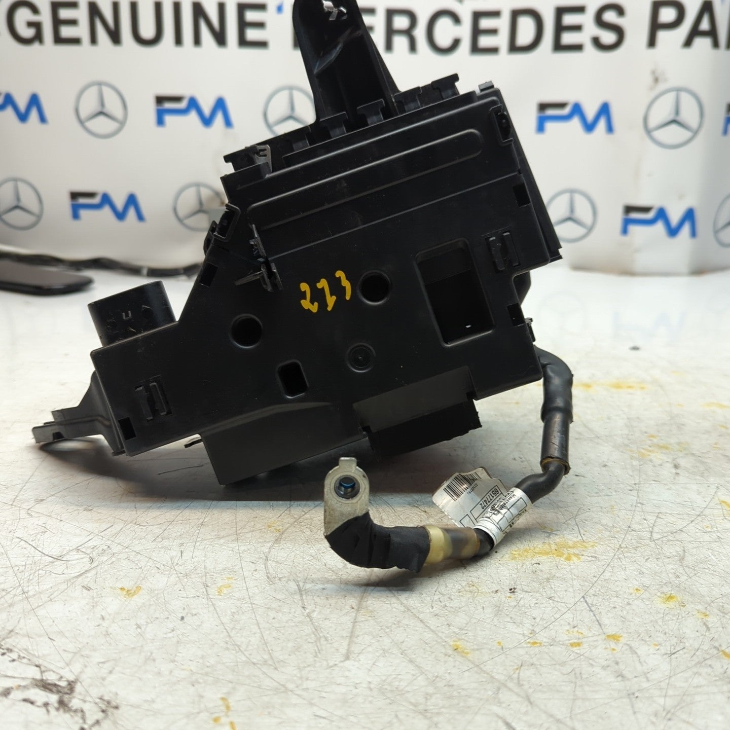 MERCEDES  E-CLASS W213 FUSE RELAY JUNCTION BOX A2135400750 2016 FM001367