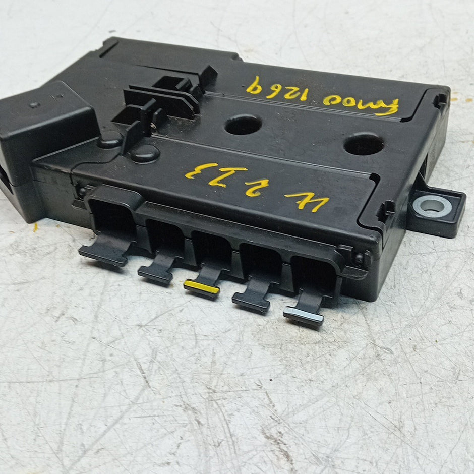 MERCEDES BENZ  E-CLASS  W213 FUSE RELAY JUNCTION BOX  A2135406200  FM001269