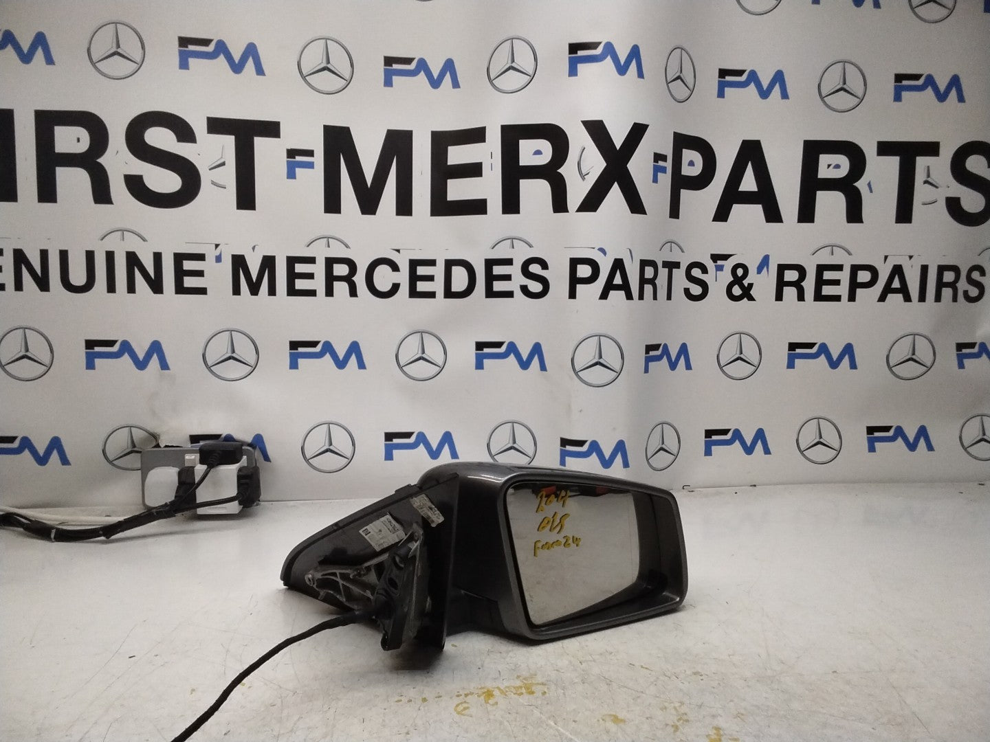 MERCEDES C-CLASS  W204 DRIVER SIDE WING MIRROR A1708100216 GREY FMM24