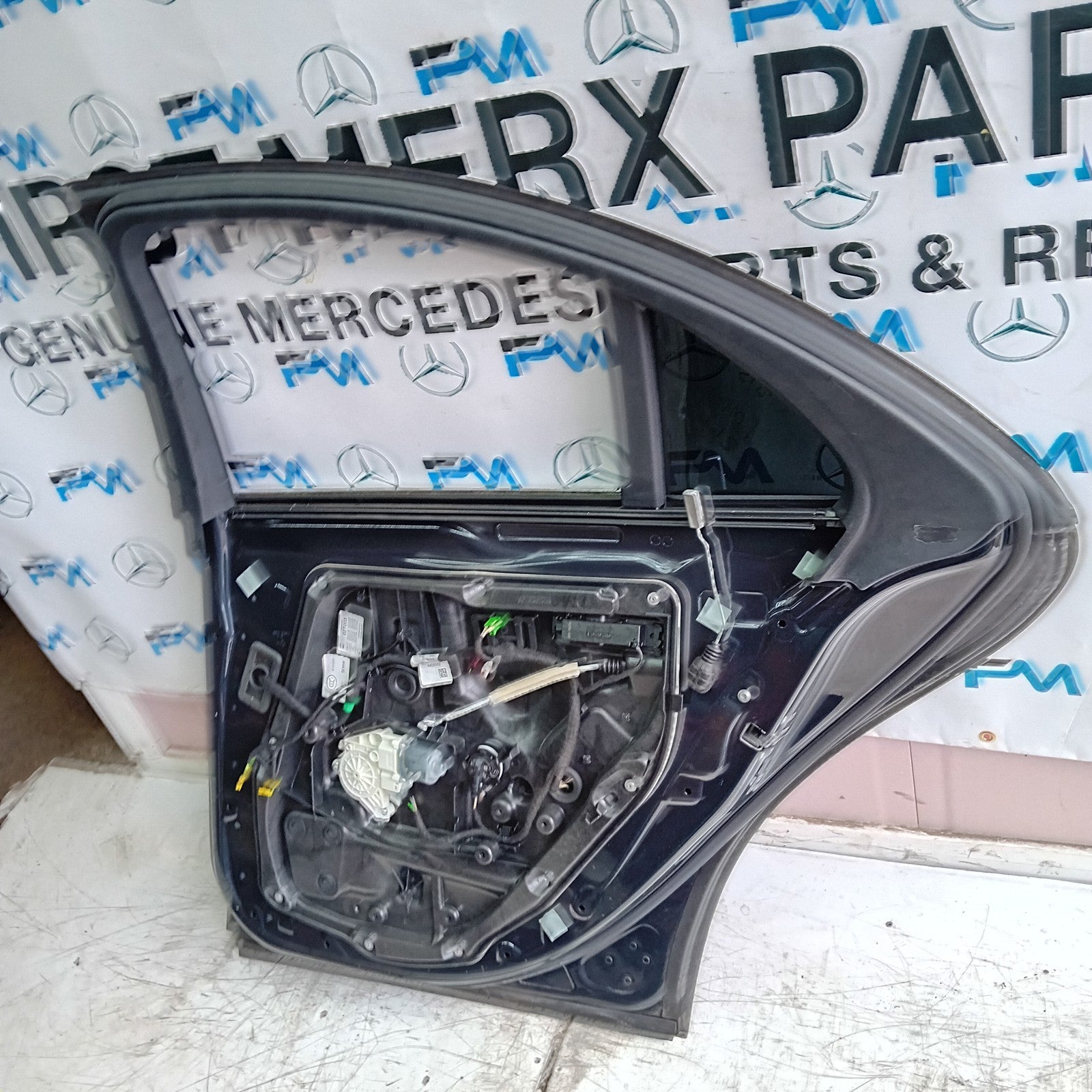 MERCEDES BENZ S-CLASS W222 SALOON DRIVER REAR DOOR OSR BLACK 2014 ON FMD214