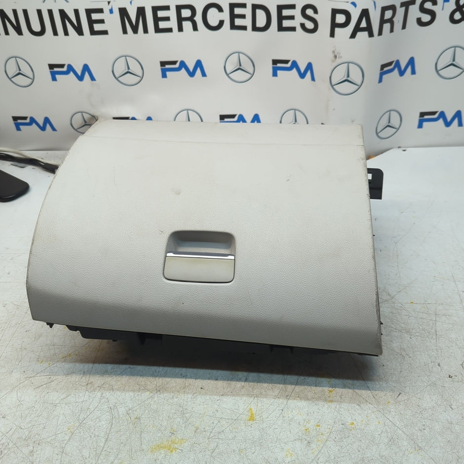 MERCEDES B-CLASS W246 DASHBOARD GLOVEBOX 2012 FM001437