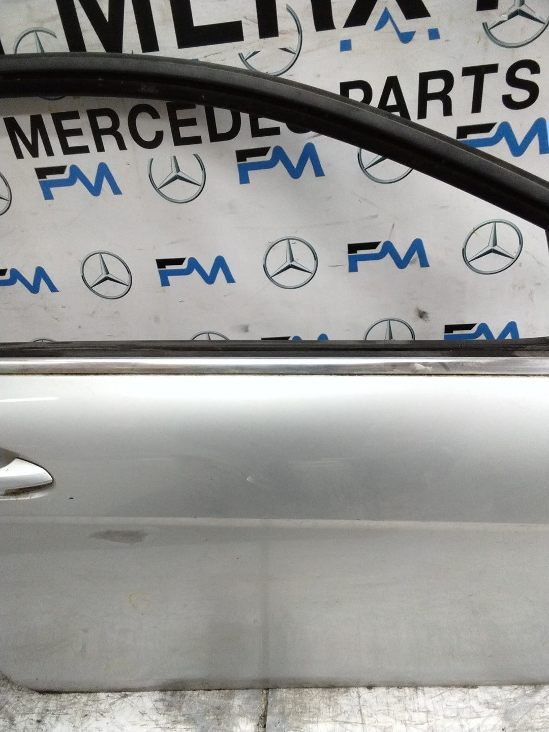 MERCEDES C-CLASS W204 SLN DRIVER FRONT DOOR OSF SILVER 2008-14 COMPLETE FMD558