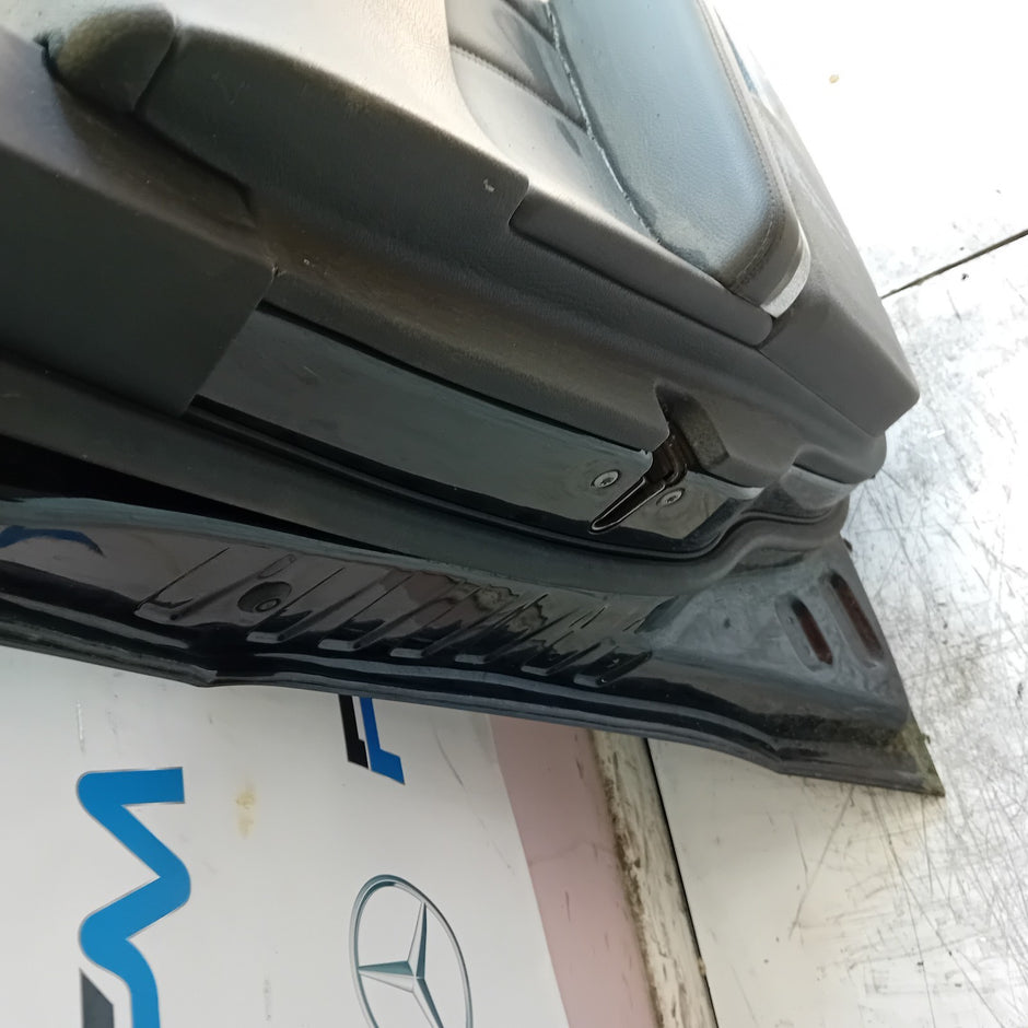 MERCEDES E-CLASS W212 PASSENGER FRONT DOOR NSF 2015 COMPLETE BLUE FMD519