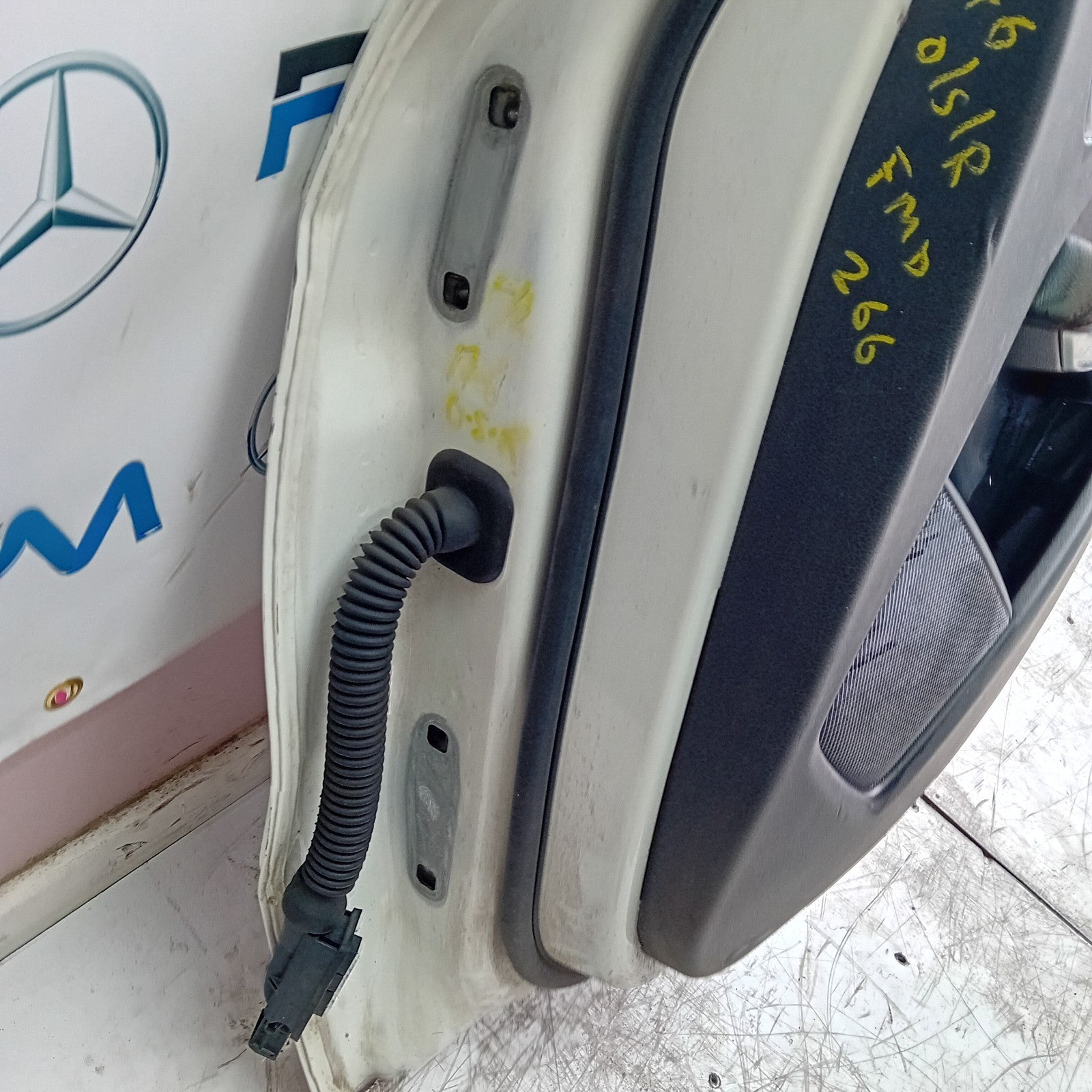 MERCEDES A-CLASS W176 SLN DRIVER REAR DOOR OSR WHITE 2012-18 COMPLETE FMD266