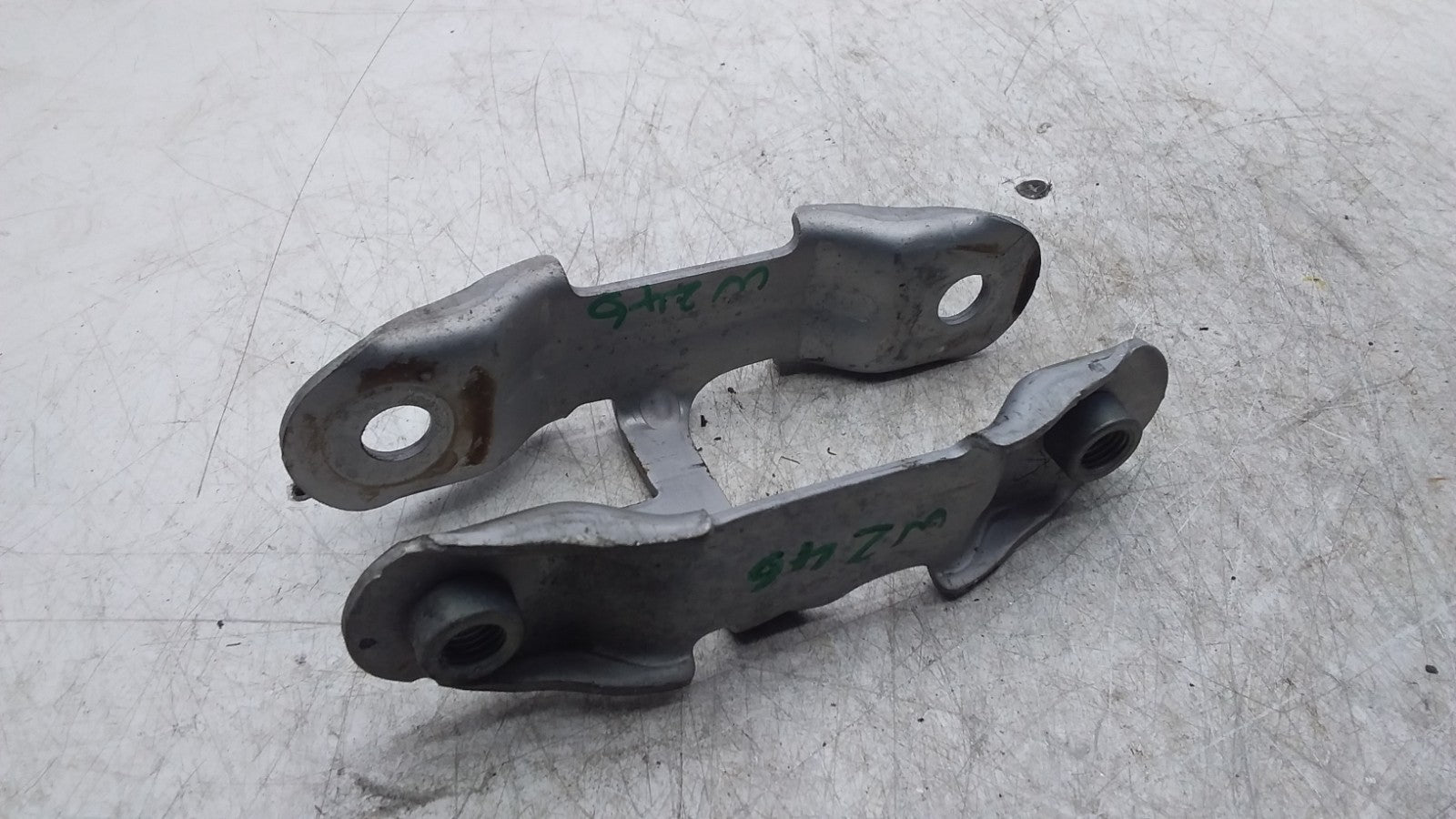 MERCEDES BENZ B-CLASS W246 ENGINE MOUNT BRACKET A2462400809 FMR451