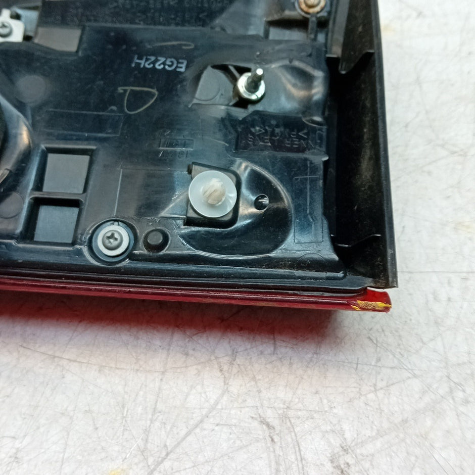 MITSUBISHI OUTLANDER MK3 DRIVER SIDE RIGHT REAR INNER TAIL LIGHT 2013 FMT300