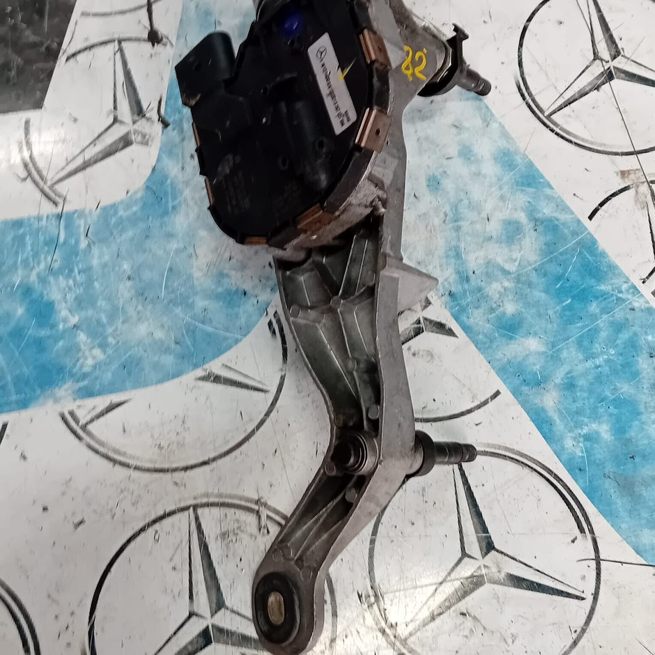 MERCEDES BENZ C-CLASS W205 2014-2018 FRONT WIPER MOTOR AND LINKAGE A2058200940