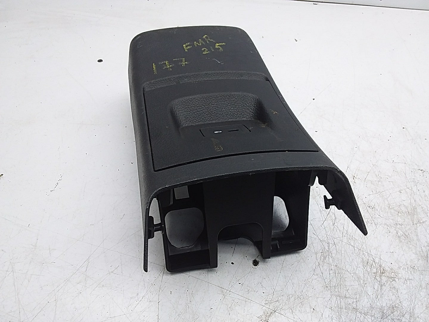 MERCEDES BENZ  A-CLASS W177 REAR CENTRE AIR VENTS  A1778309200 FMR215