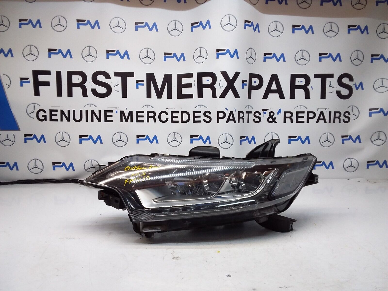 MITSUBISHI OUTLANDER MK3 2015 HEADLIGHT PASSENGER SIDE LEFT L0094N 08V2 FMH65