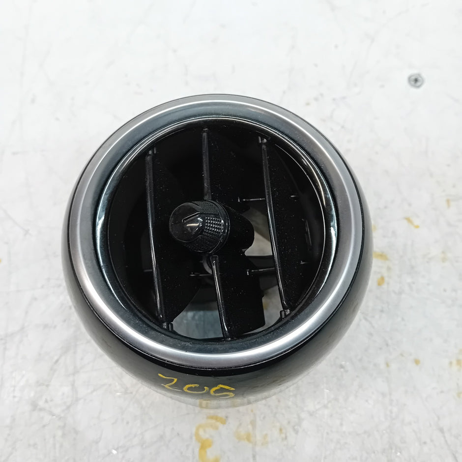 MERCEDES C-CLASS W205 DASHBOARD AIR VENT PASSENGER SIDE  A2058303604 FM001182