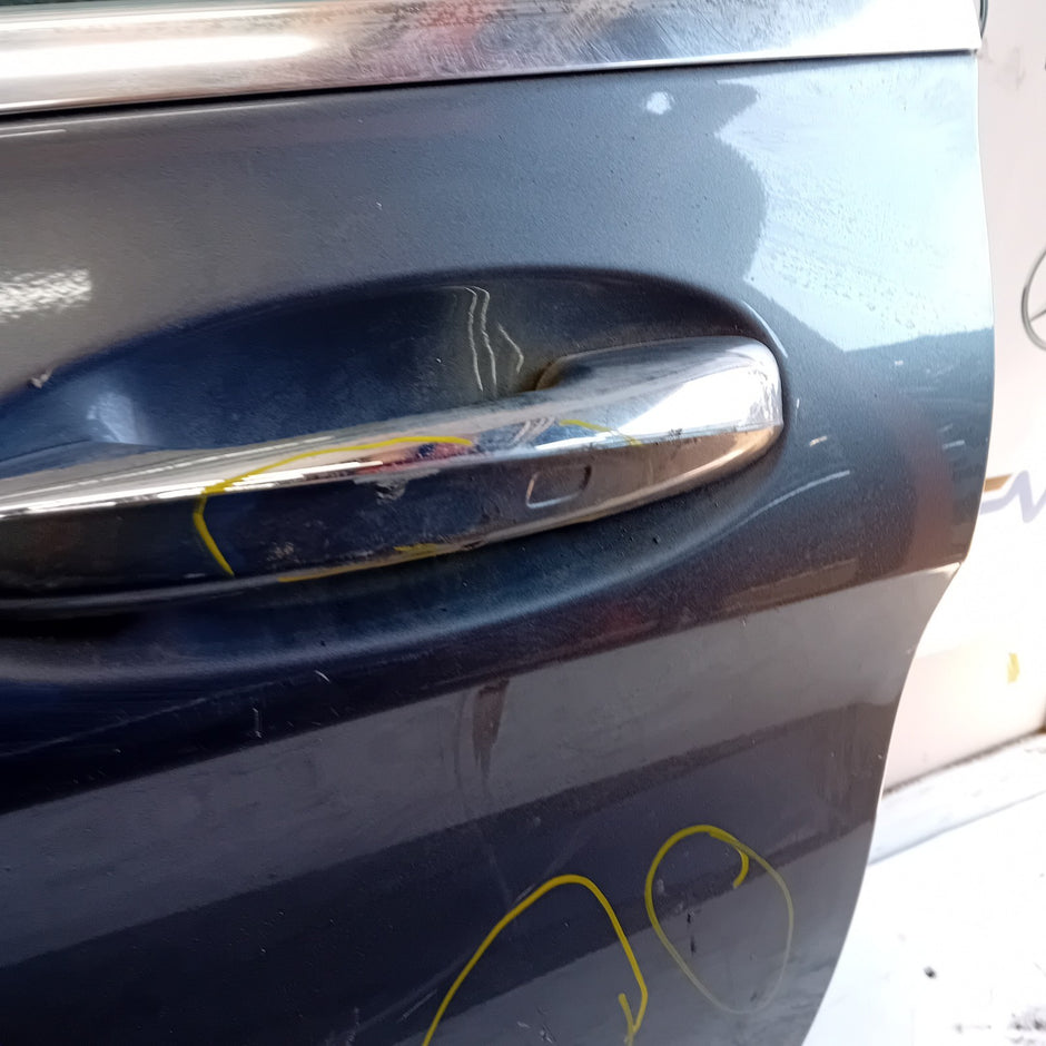 MERCEDES C-CLASS W205 SLN PASSENGER FRONT DOOR NSF GREY 2014 ON COMPLETE FMD470