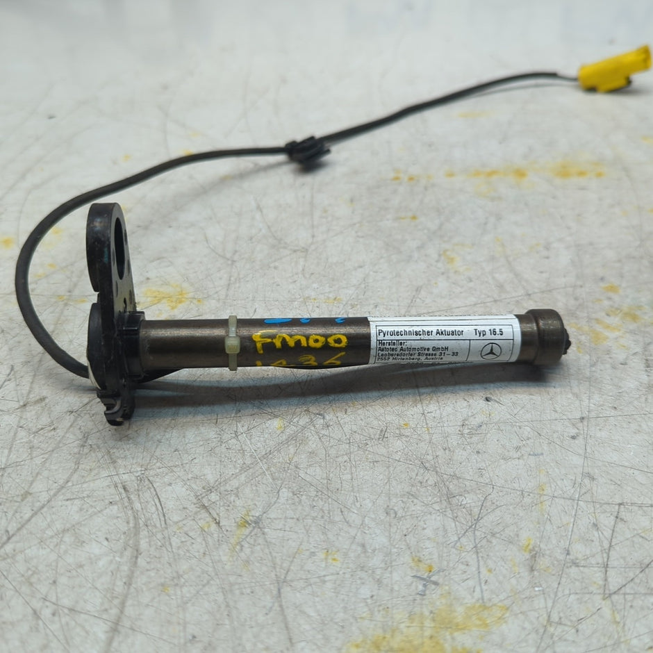 MERCEDES A CLASS W177 BONNET PEDESTRIAN ACTUATOR A1779062301 2017 FM001436