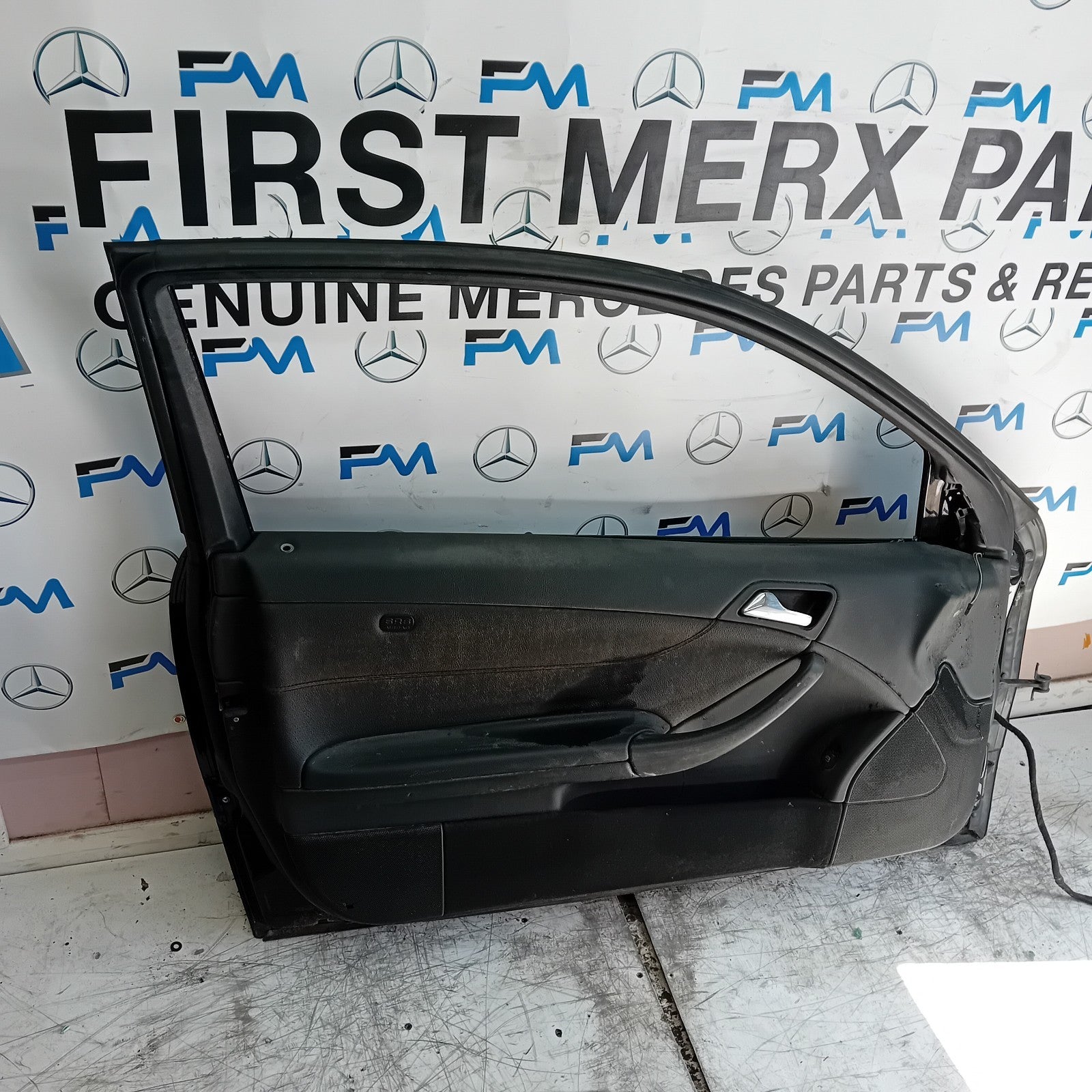MERCEDES C-CLASS W203 SLN PASSENGER FRONT DOOR NSF 2001-14 BLACK COMPLETE FMD364