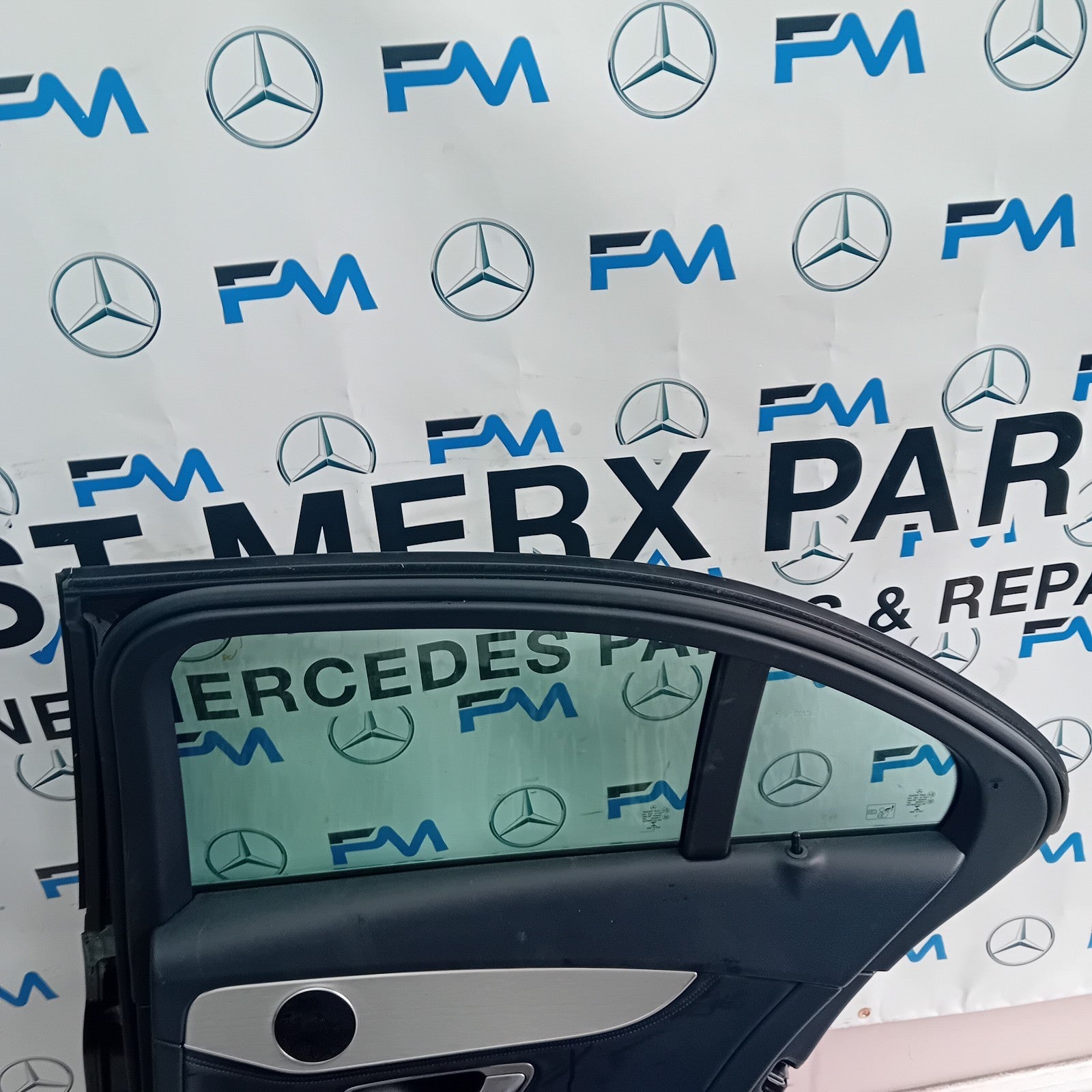 MERCEDES BENZ C-CLASS W205 DRIVER SIDE REAR DOOR O/S/R BLACK  COMPLETE FMD147
