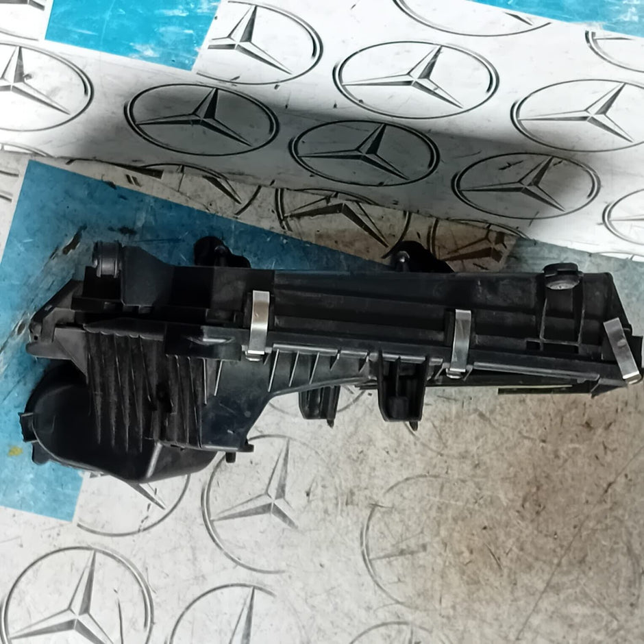 MERCEDES BENZ E CLASS W213 AMG LINE  AIR FILTER BOX AND HOUSING