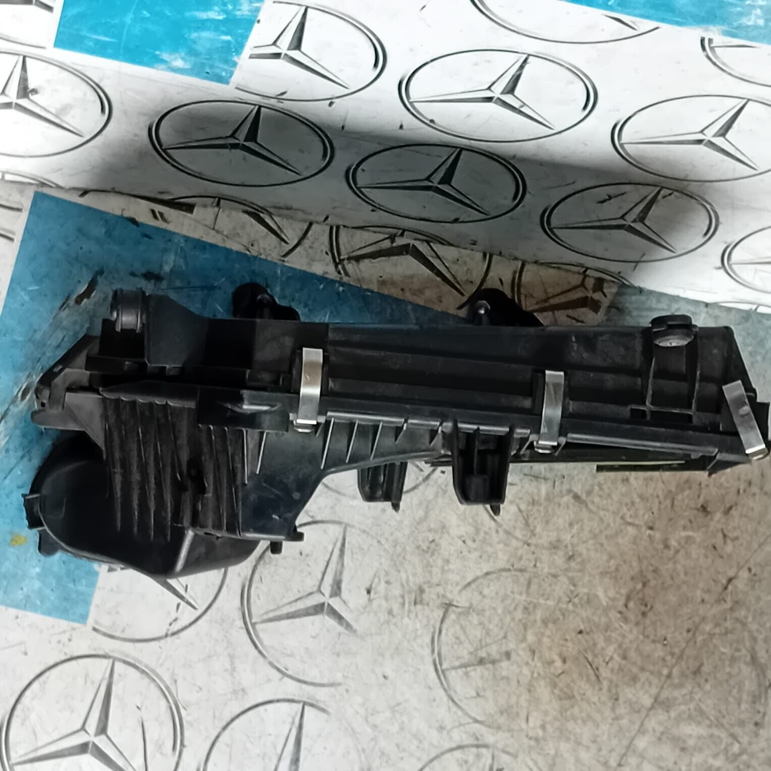 MERCEDES BENZ E CLASS W213 AMG LINE  AIR FILTER BOX AND HOUSING