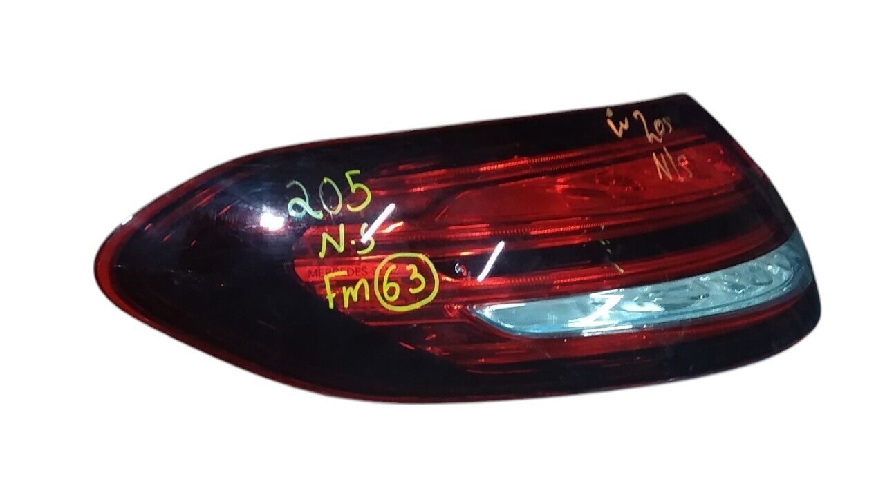 GENUINE MERCEDES C CLASS W205 COUPE REAR LED OUTER PASSENGER A2059063105 FM63