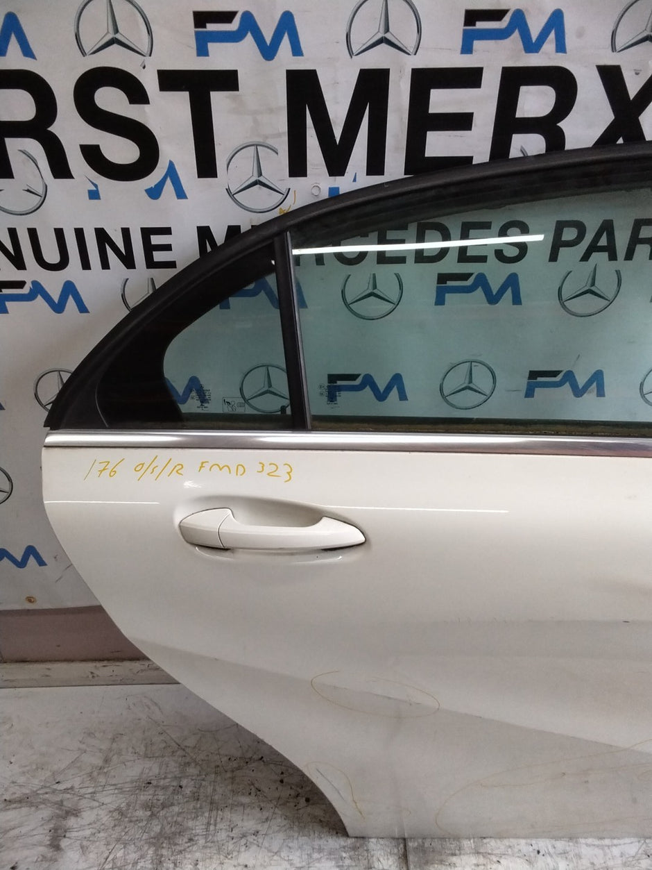 MERCEDES C-CLASS W176 DRIVER REAR DOOR OSR WHITE 2012-18 COMPLETE FMD323