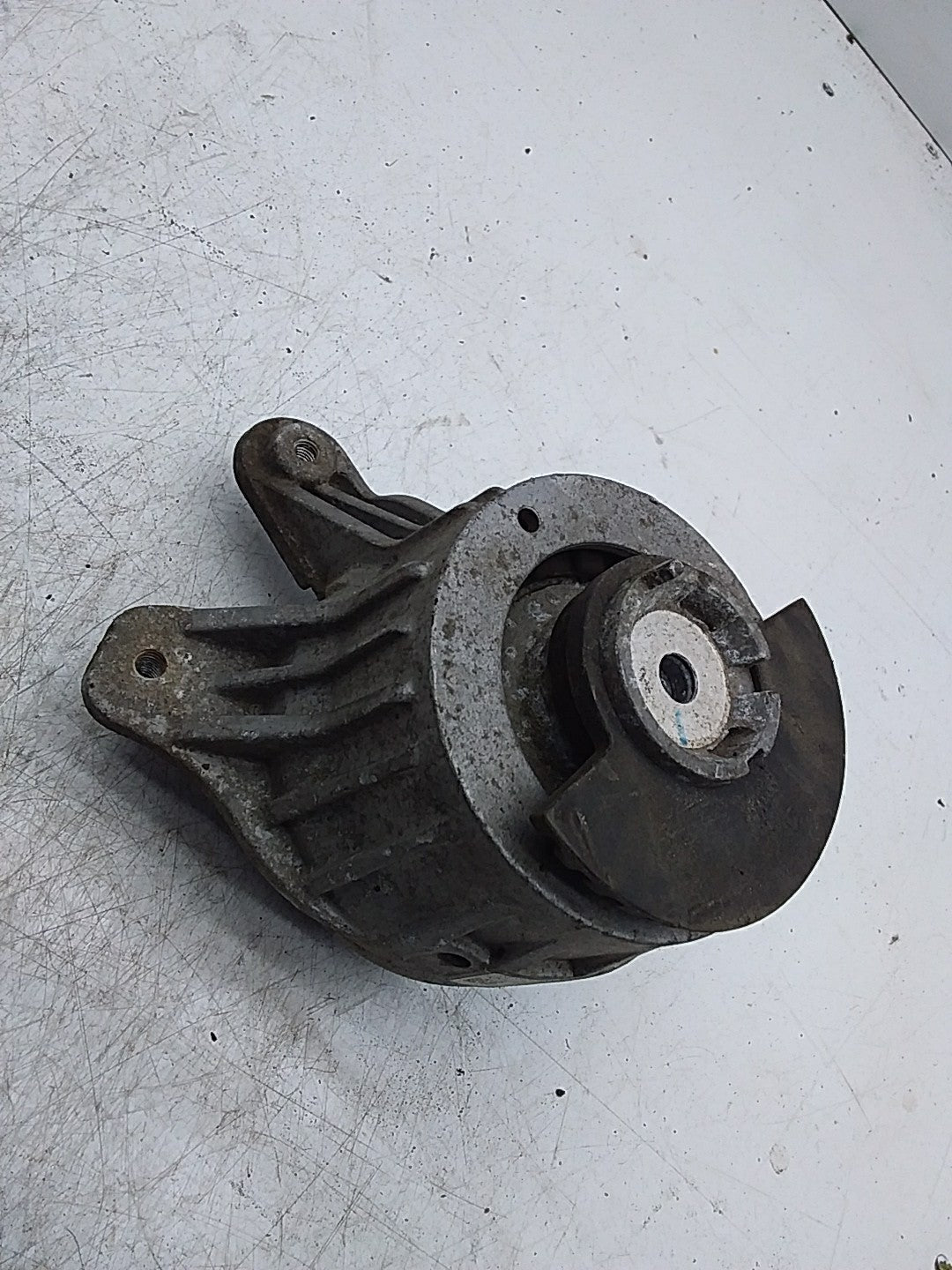 MERCEDES BENZ  C-CLASS  W205  ENGINE MOUNT RIGHT OS A2052406717 FMR359