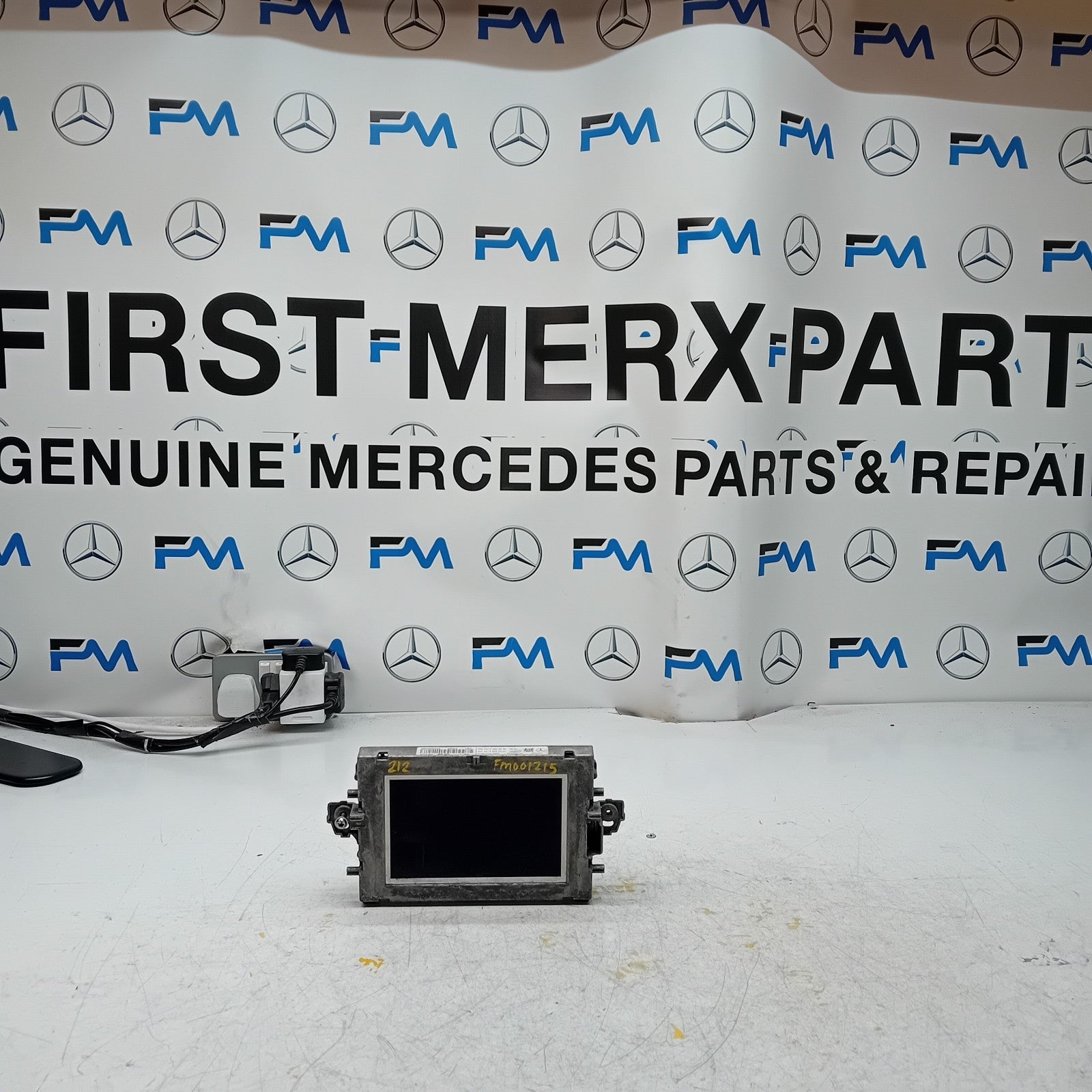 MERCEDES BENZ E-CLASS W212 SAT NAV DISPLAY SCREEN A2129004900 FM001215