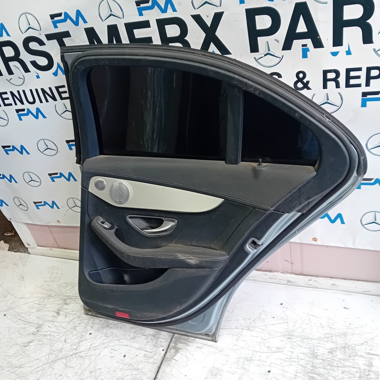MERDEDES C-CLASS W205 DRIVER SIDE REAR DOOR OSR WHITE 2014 ON COMPLETE FMD183