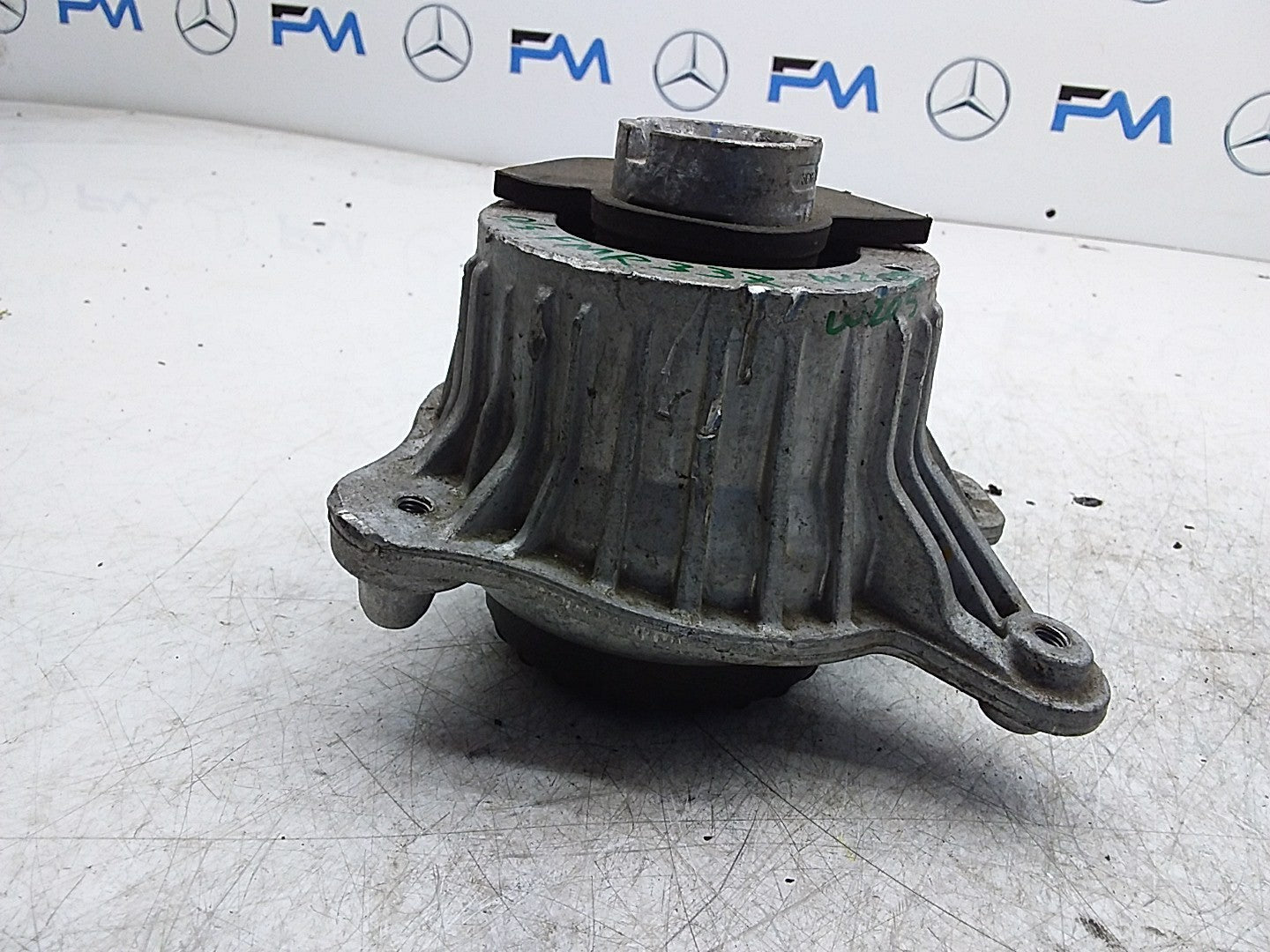 MERCEDES BENZ C-CLASS W205  ENGINE MOUNT RIGHT OS A2052407700 FMR337