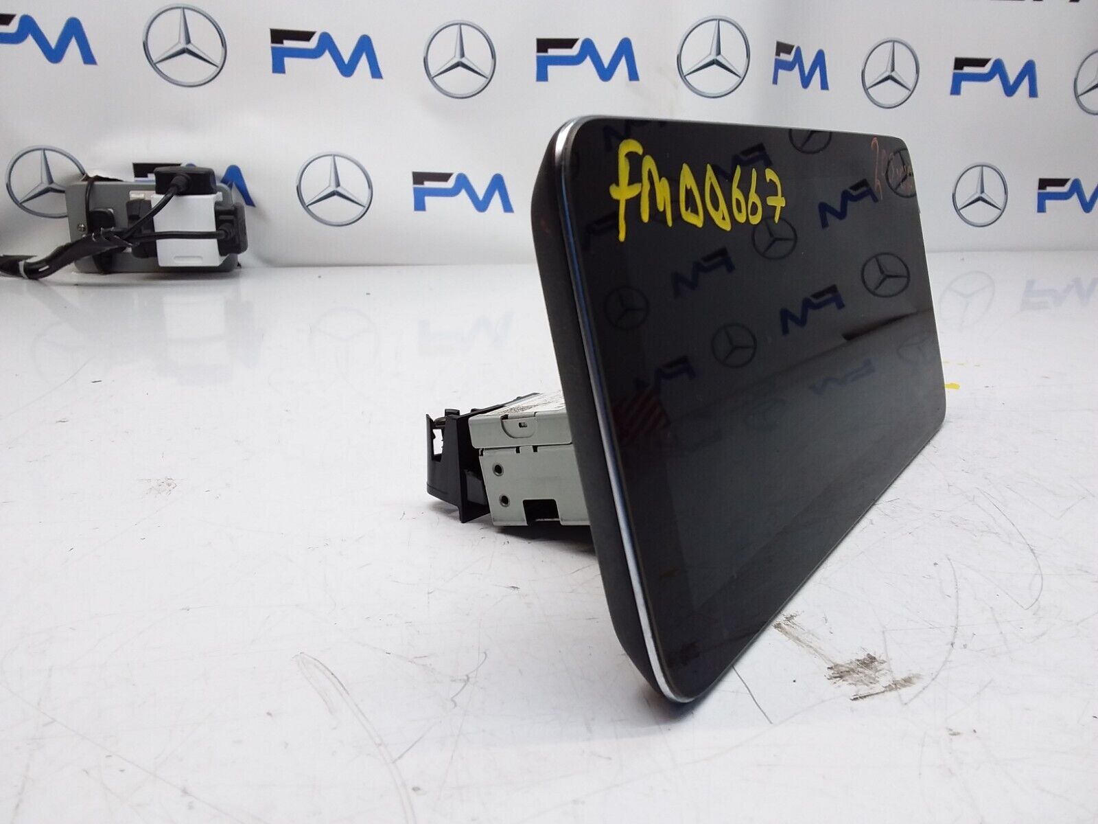 MERCEDES C-CLASS W205 COUPE 2017 SAT NAV MULTIMEDIA SCREEN A2059002211 FM00667
