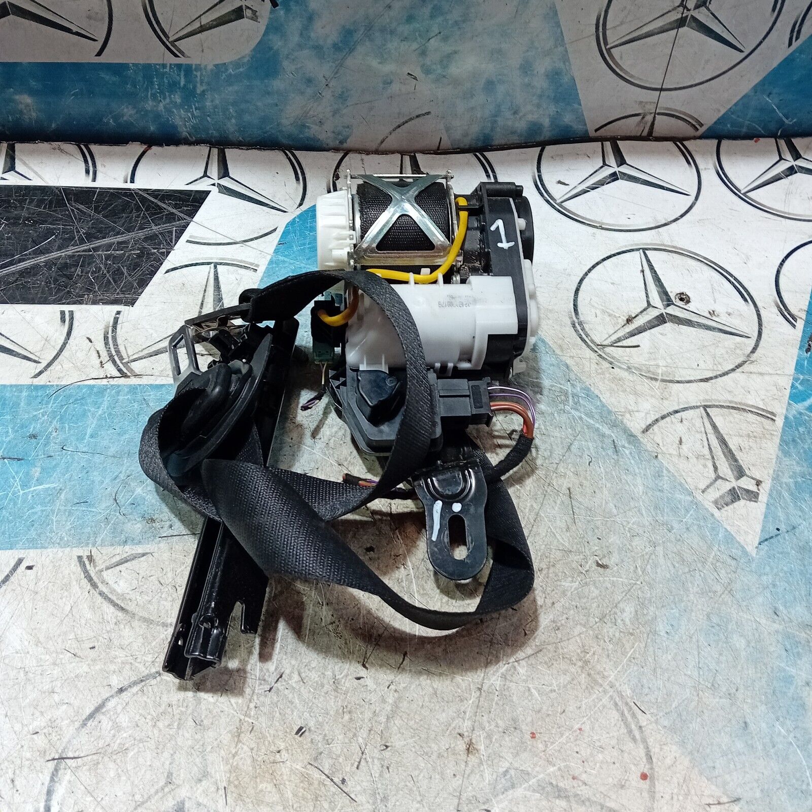 MERCEDES E CLASS W213 PASSENGER SIDE FRONT SEAT BELT GENUINE 2016-2020