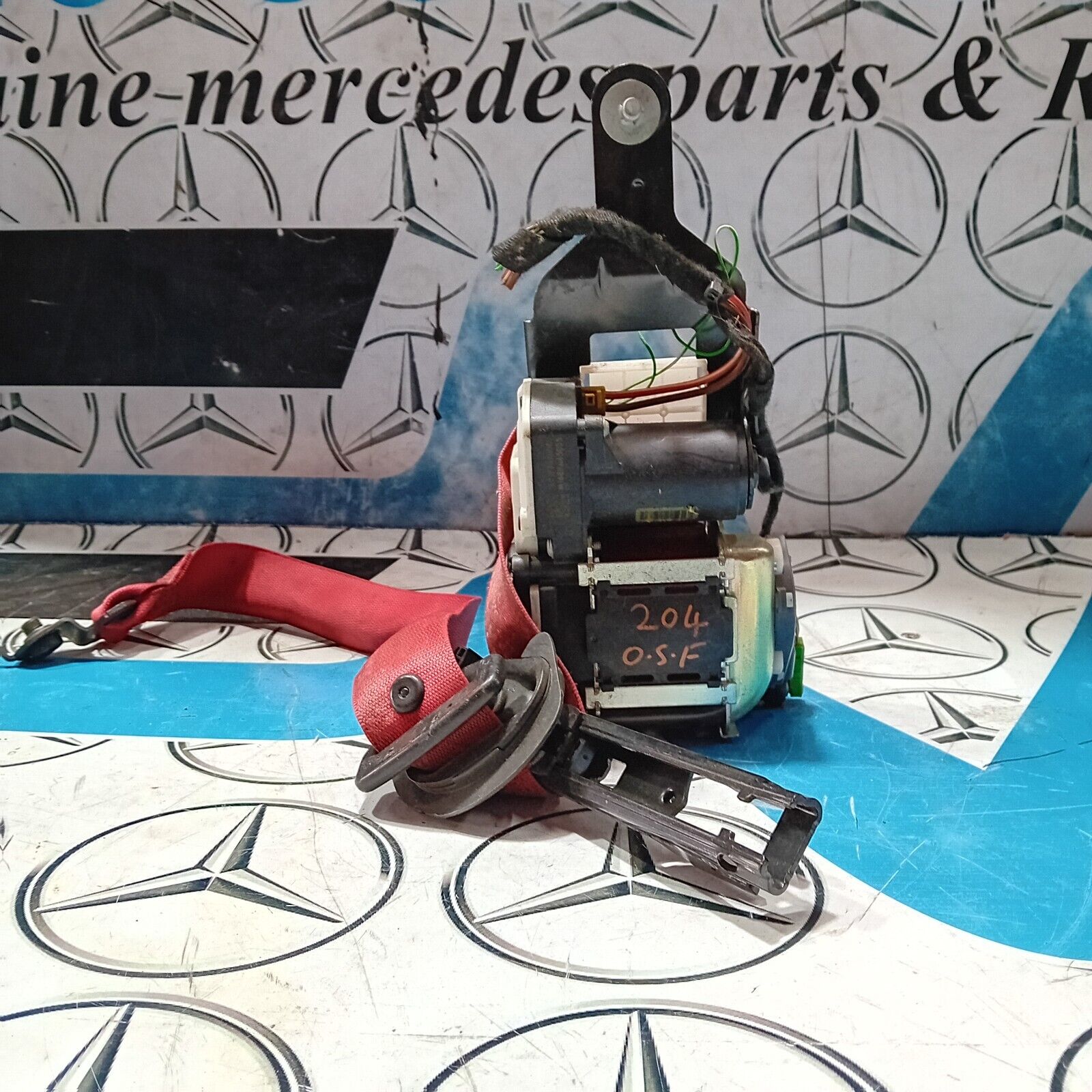 MERCEDES-BENZ C CLASS W204 (SALOON) S204 (ESTATE) O/S/F RED SEAT BELT 2048601885