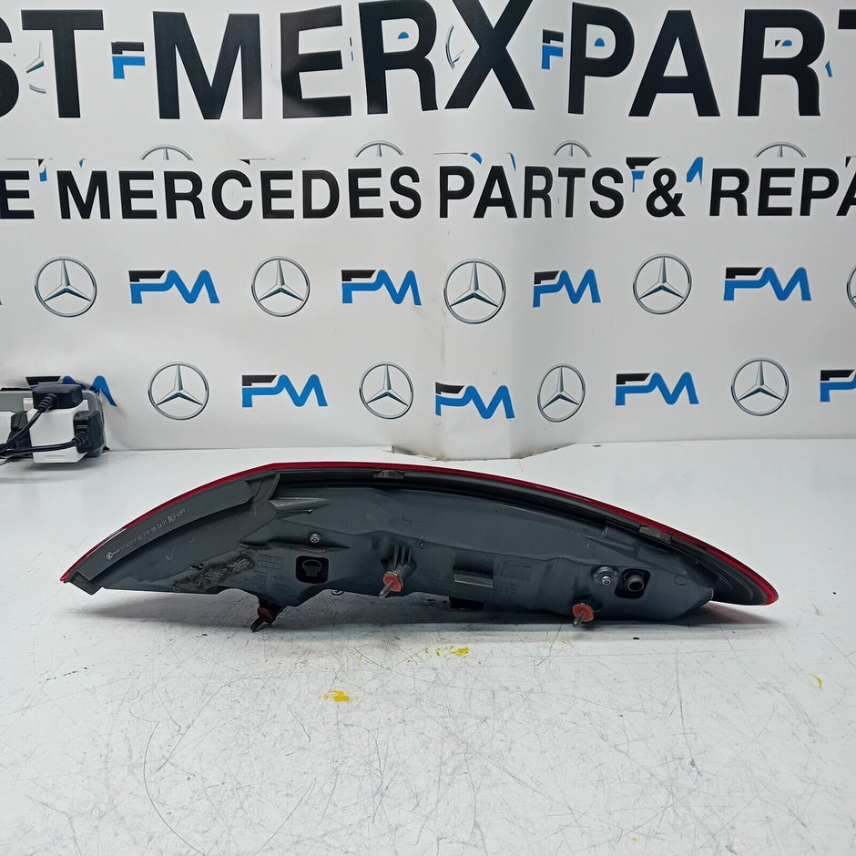 MERCEDES C-CLASS W205 COUPE 2018 REAR PASSENGER N/S TAIL LIGHT A2059066300 FMT42