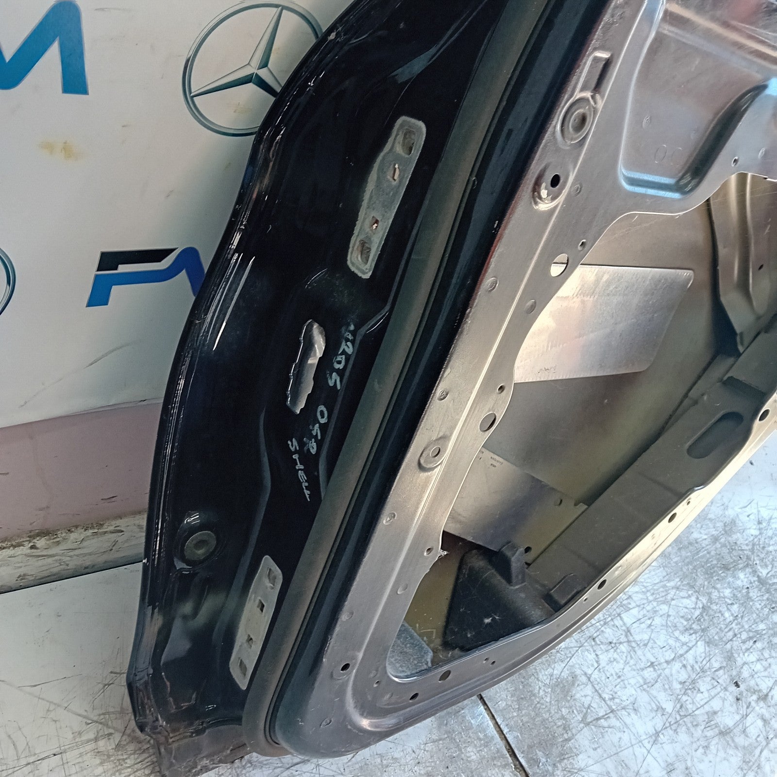 MERCEDES C-CLASS W205 SLN DRIVER REAR DOOR OSR BLACK 2014 ON FMD448
