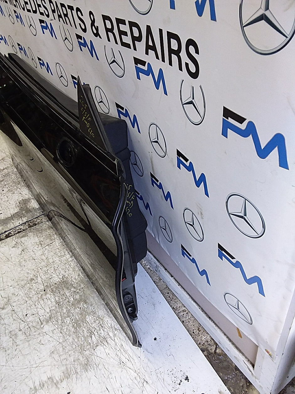 MERCEDES C-CLASS C205  DRIVER FRONT DOOR OSF BLACK 2015 ONWARDS COMPLETE FMD620