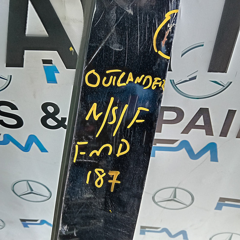 MITSUBISH OUTLANDER MK3 PASSENGER FRONT DOOR NSF BLACK 2013 COMPLETE FMD187