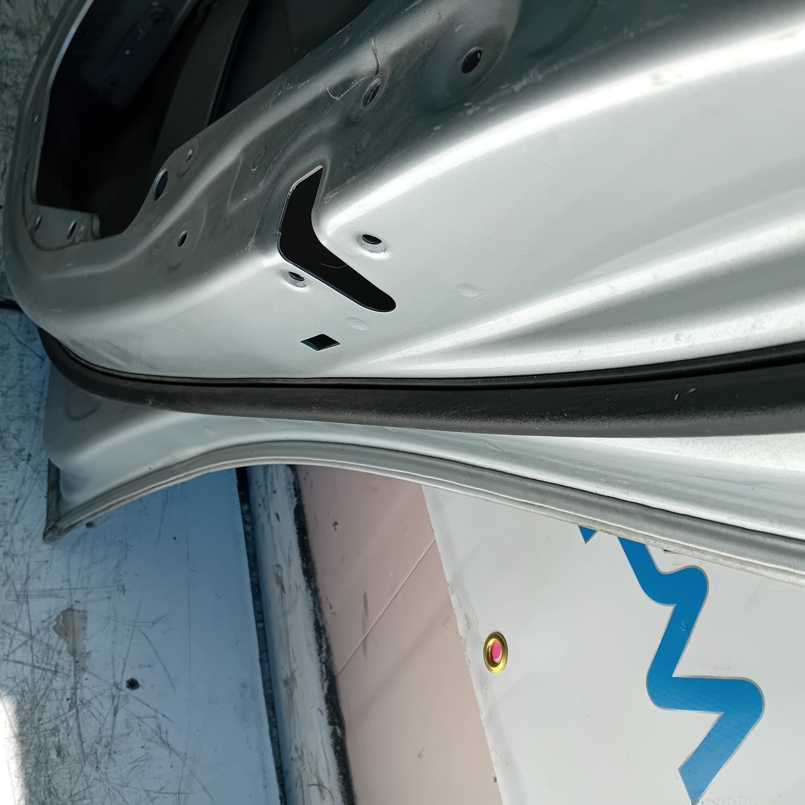 MERCEDES C-CLASS W205 SLN DRIVER REAR DOOR OSR SILVER 2014 ON FMD451